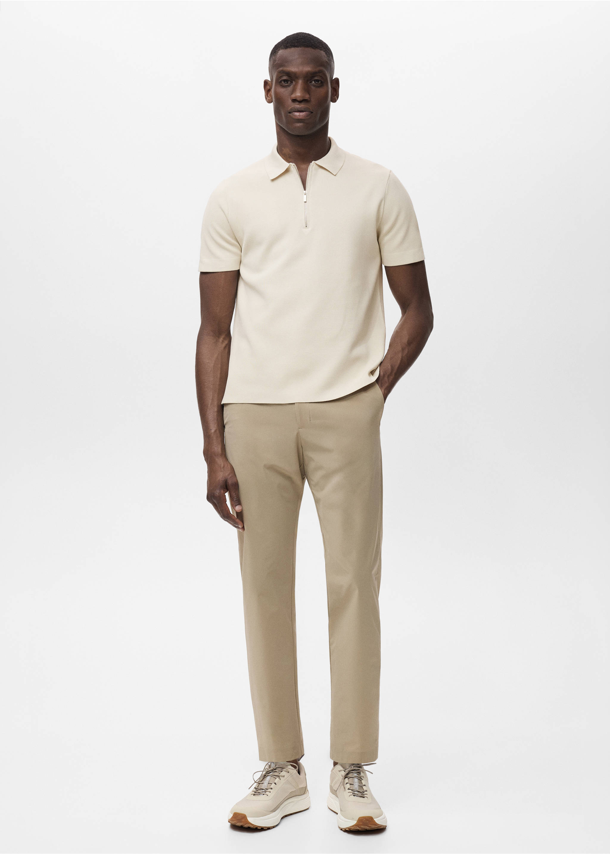 Pantalón slim fit water-repellent - Plano general, Khaki. Ref: 17061137-00.