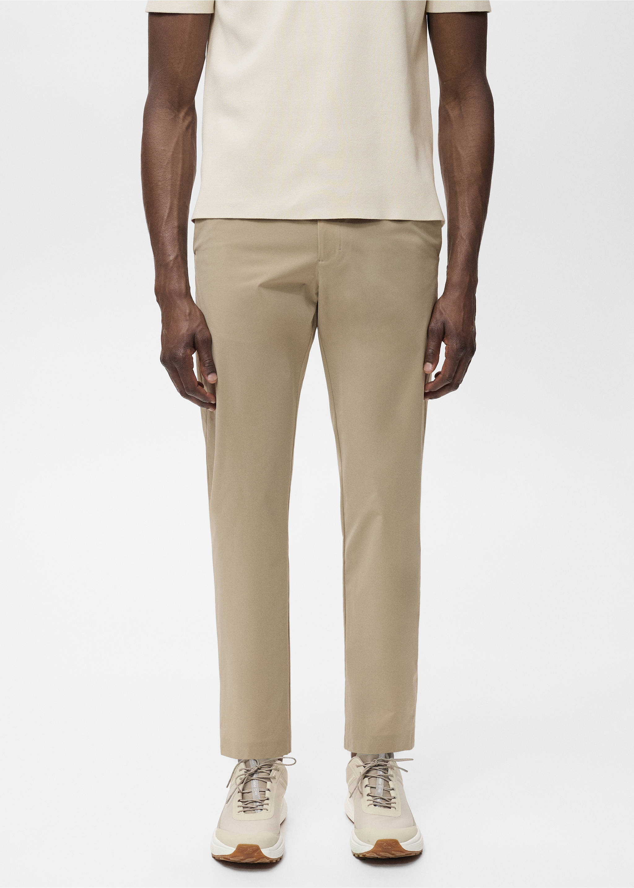 Pantalón slim fit water-repellent - Plano medio, Khaki. Ref: 17061137-00.