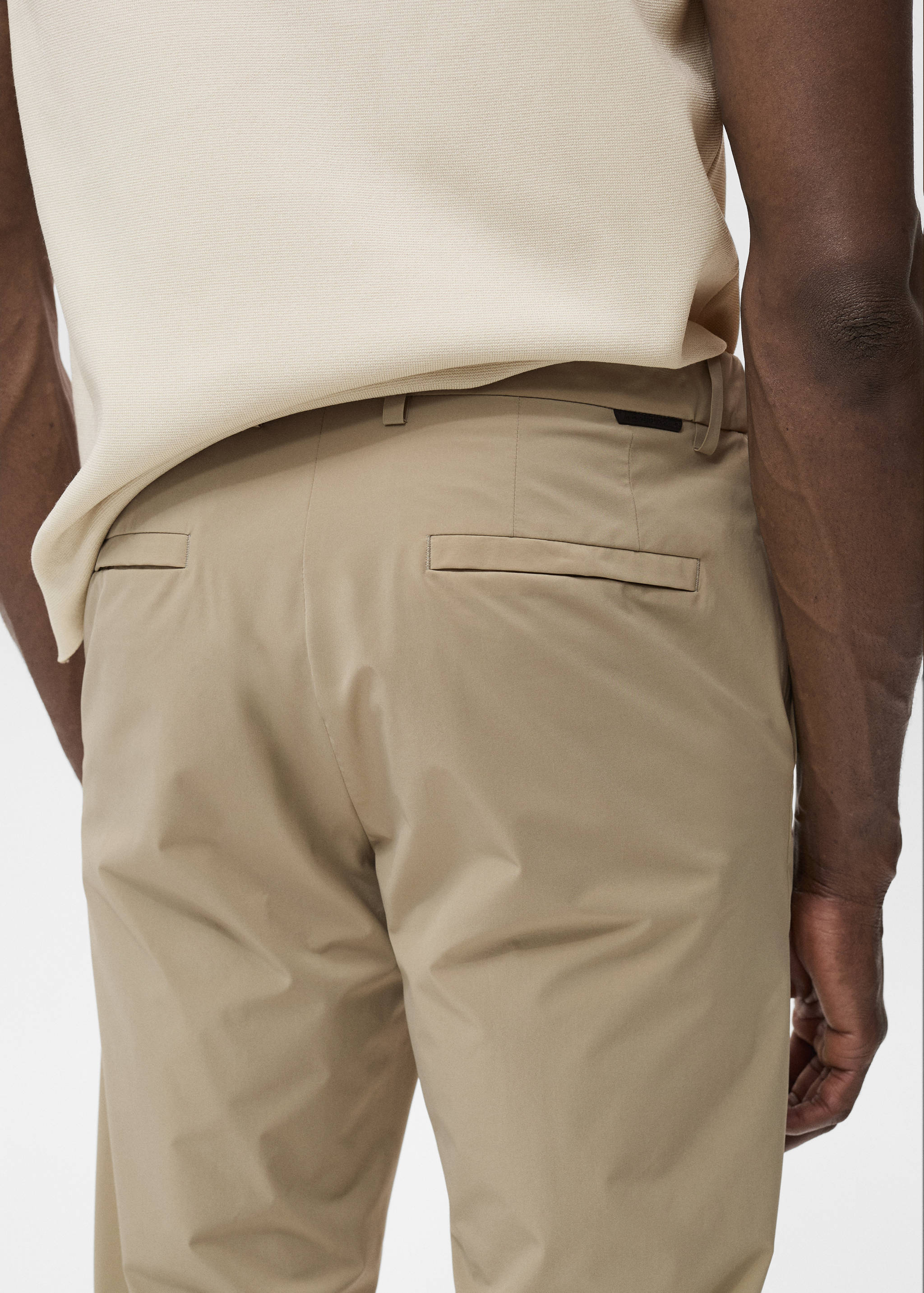 Slim fit water-repellent trousers - Details of the article 6