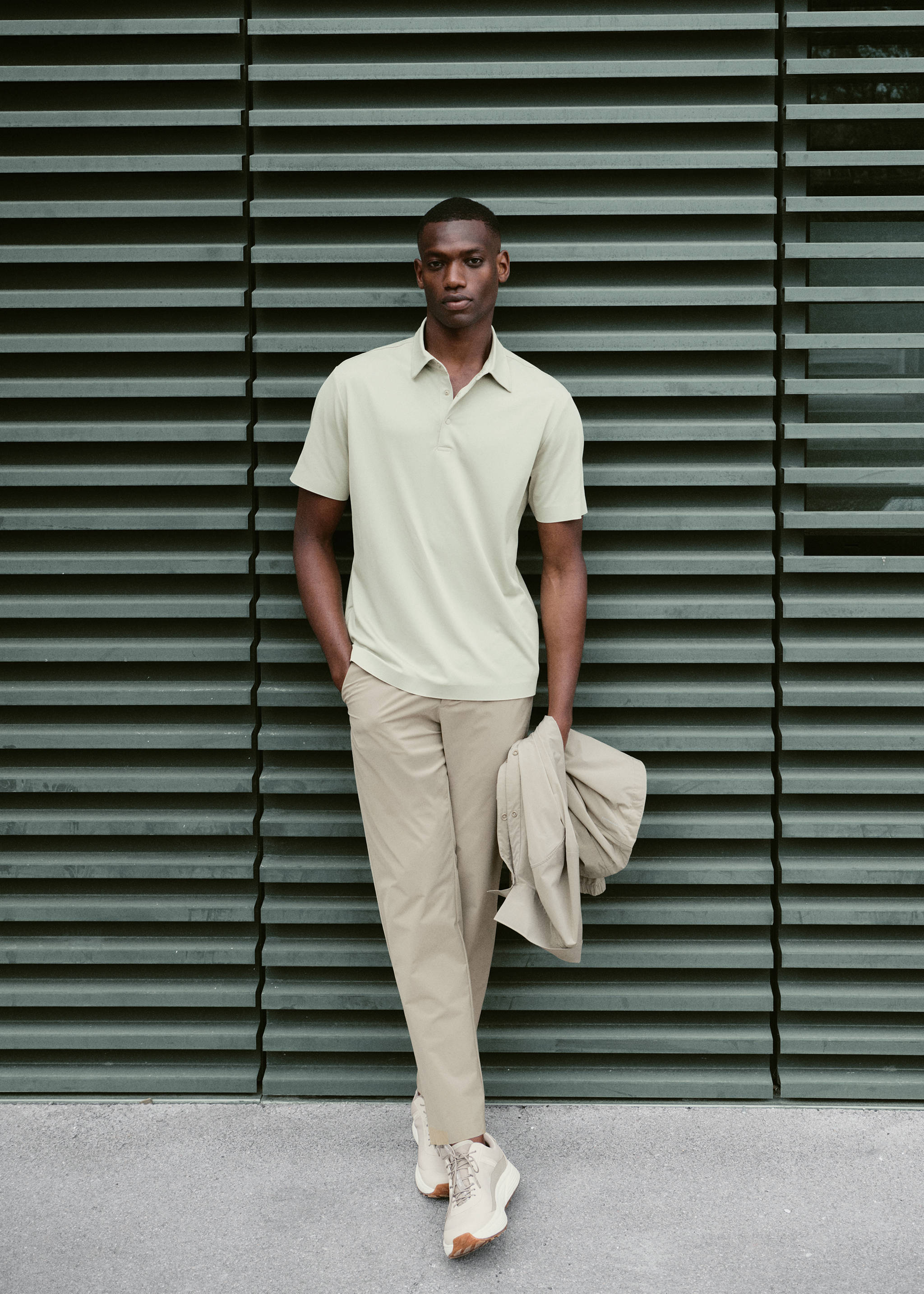 Slim fit water-repellent trousers - Details of the article 5