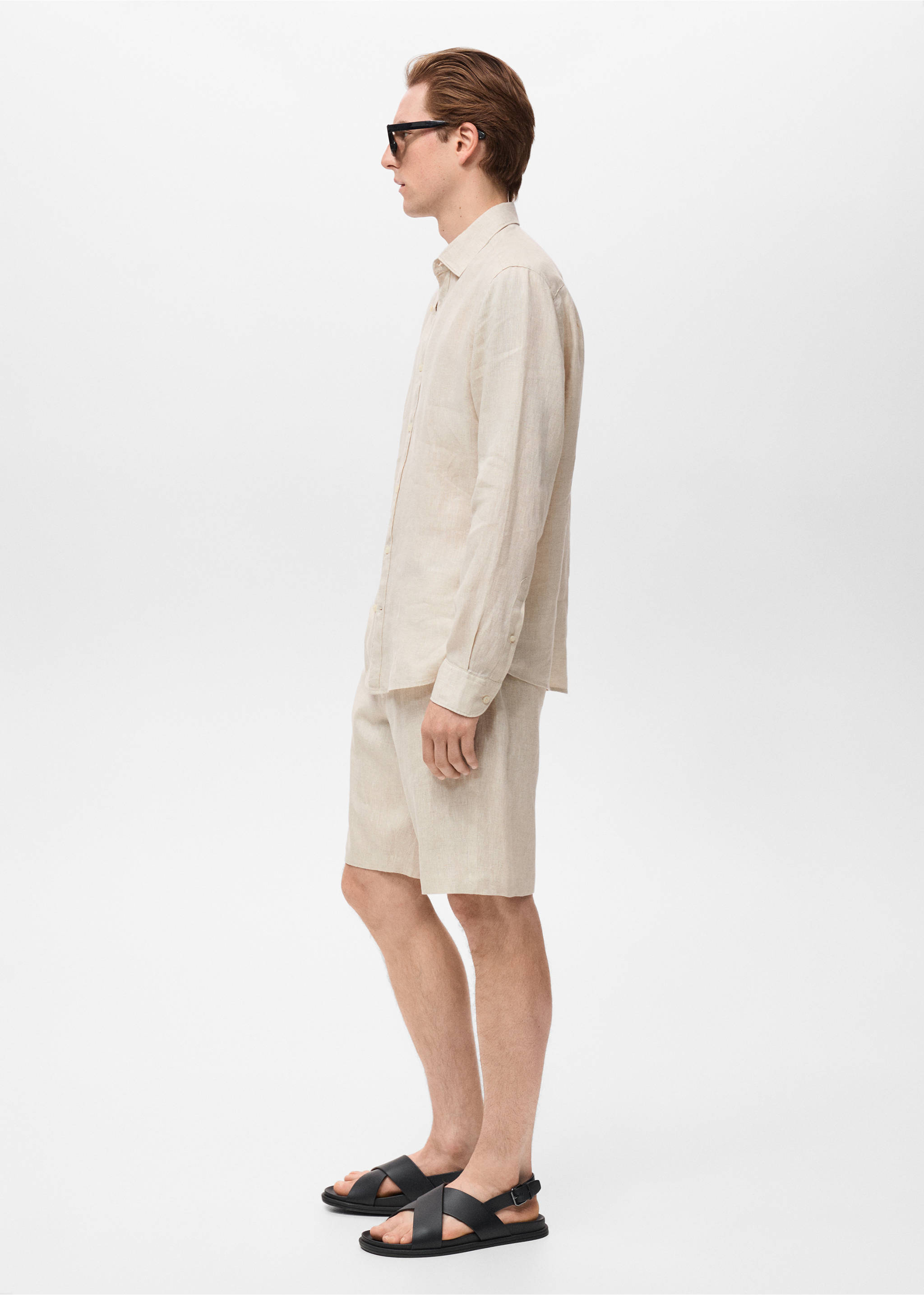 Slim-fit 100% linen bermuda shorts - Details of the article 2, Ecru. Ref: 17061142-00.