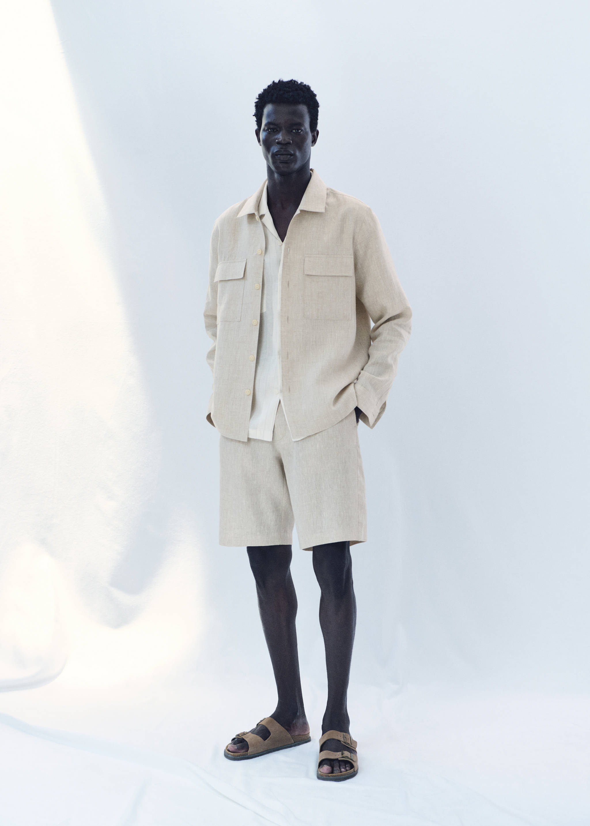 Slim-fit 100% linen bermuda shorts - Details of the article 5, Ecru. Ref: 17061142-00.