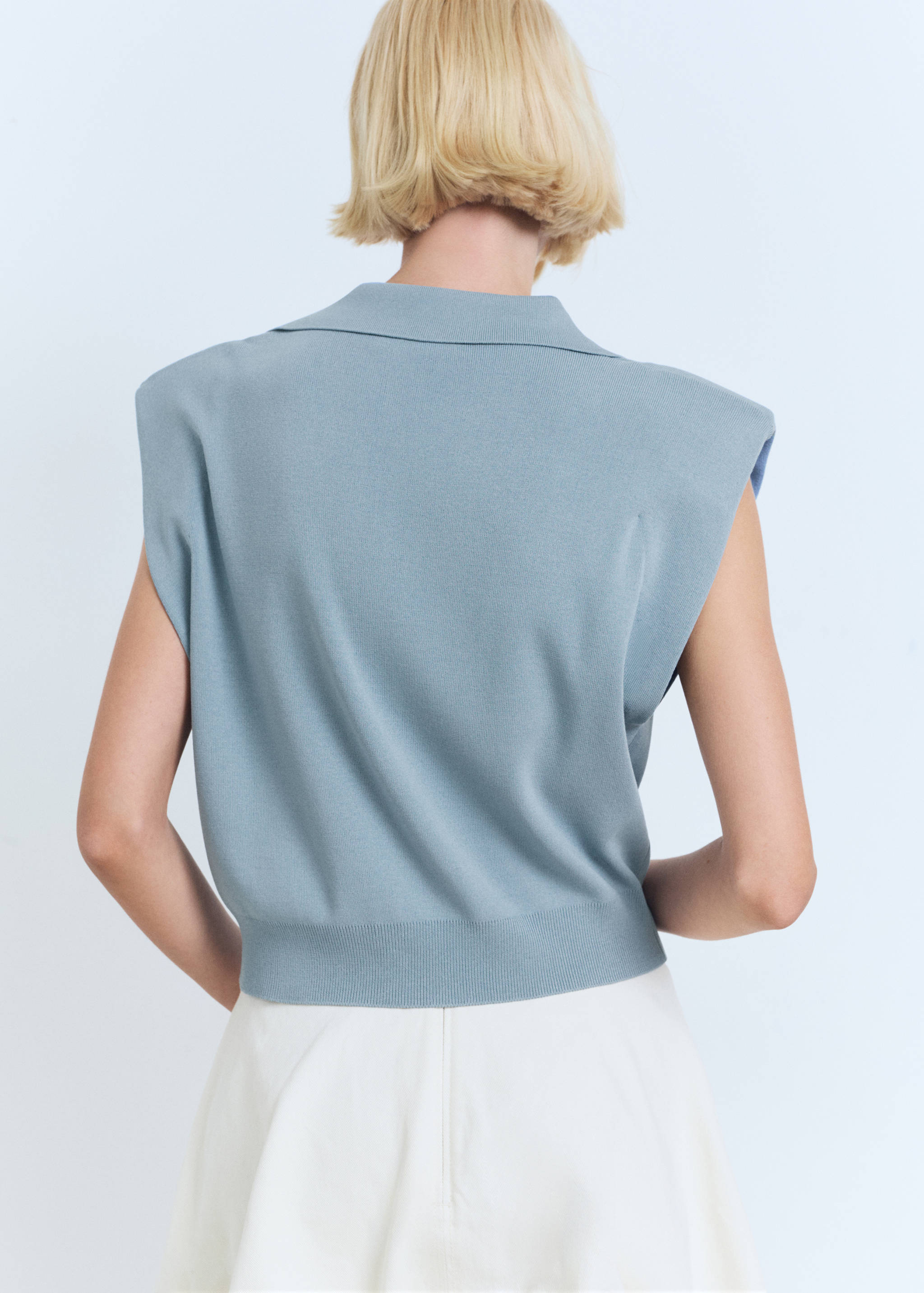 Fine-knit shoulder-padded waistcoat - Reverse of the article