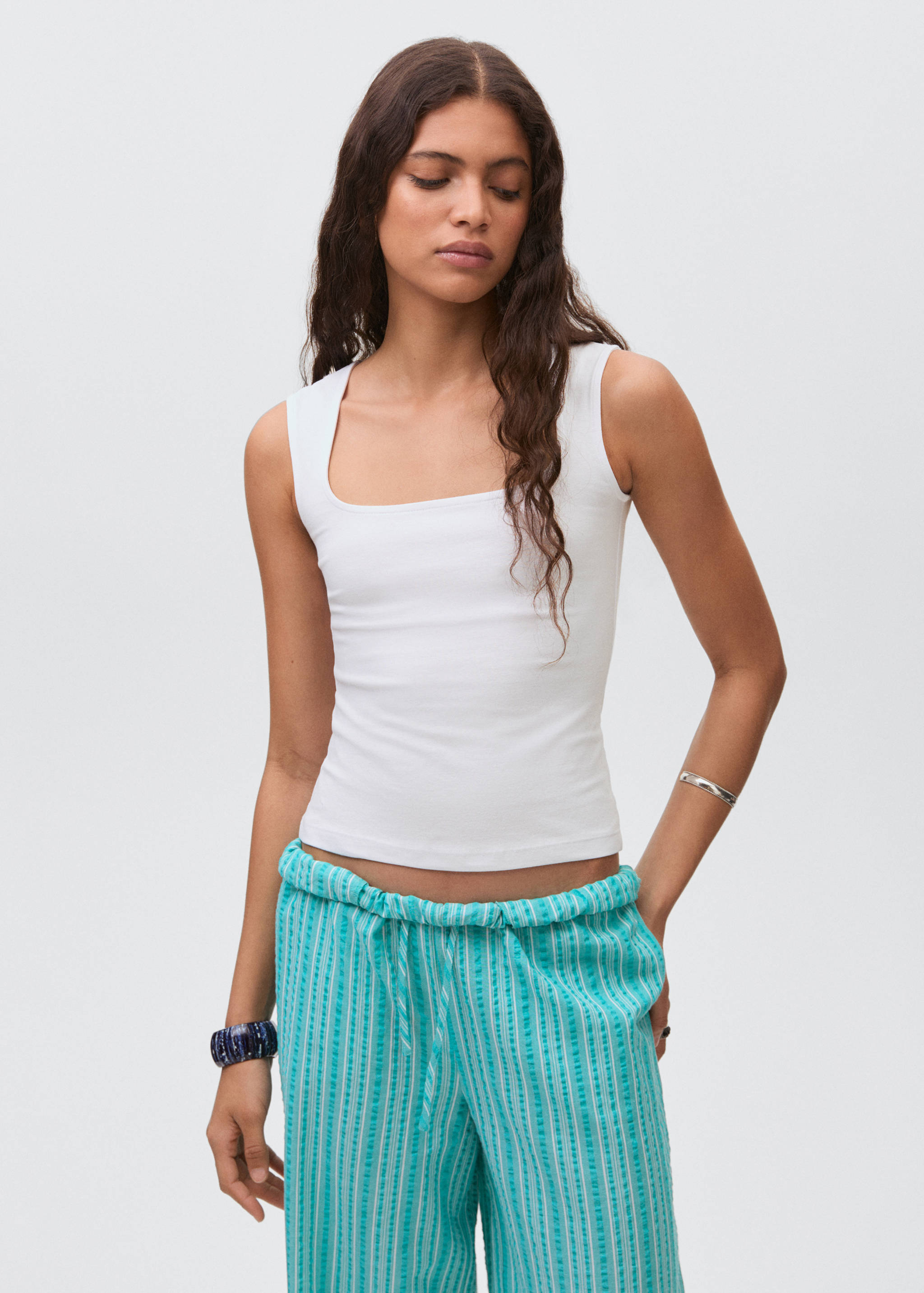 Knitted top with wide straps - Medium plane