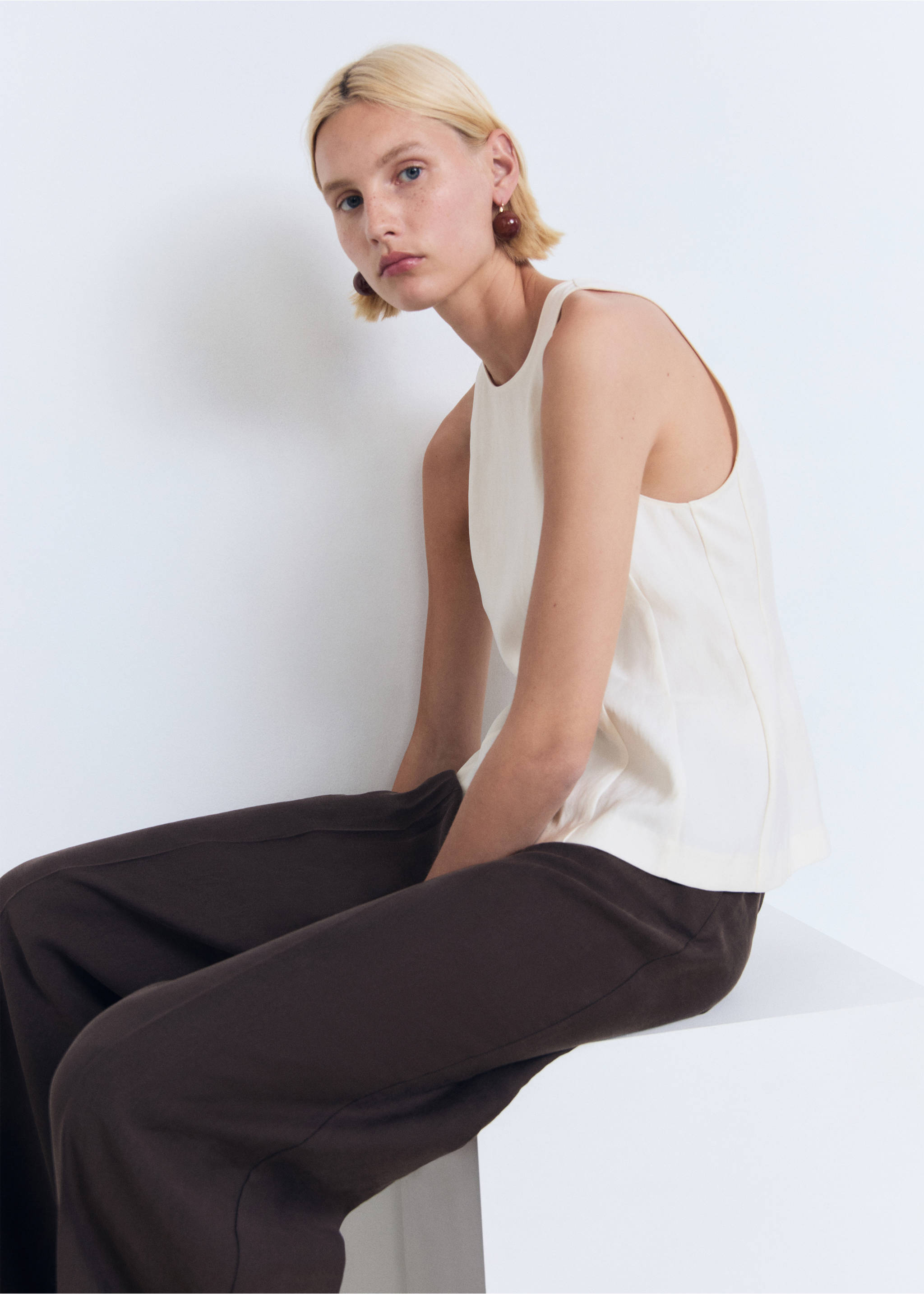 Fitted halter-neck blouse - Medium plane, Off White. Ref: 17061151-00.