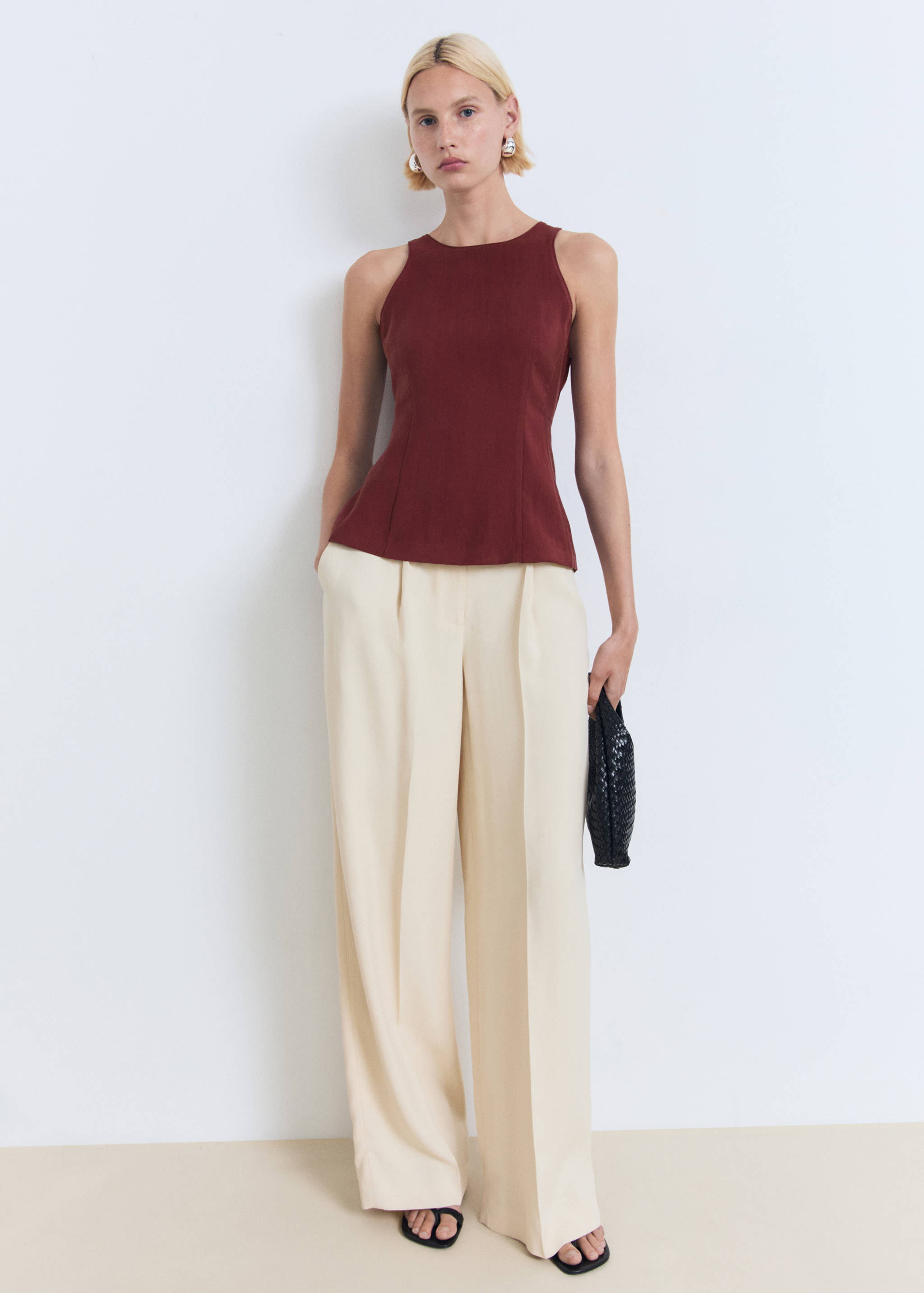 Fitted halter-neck blouse - General plane