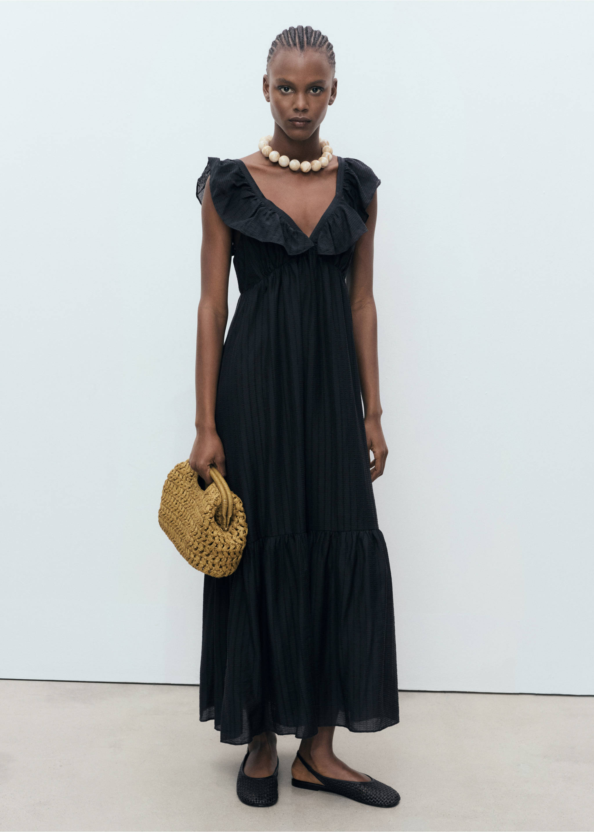 Vestido largo escote volante - Plano general, Negro. Ref: 17061154-00.