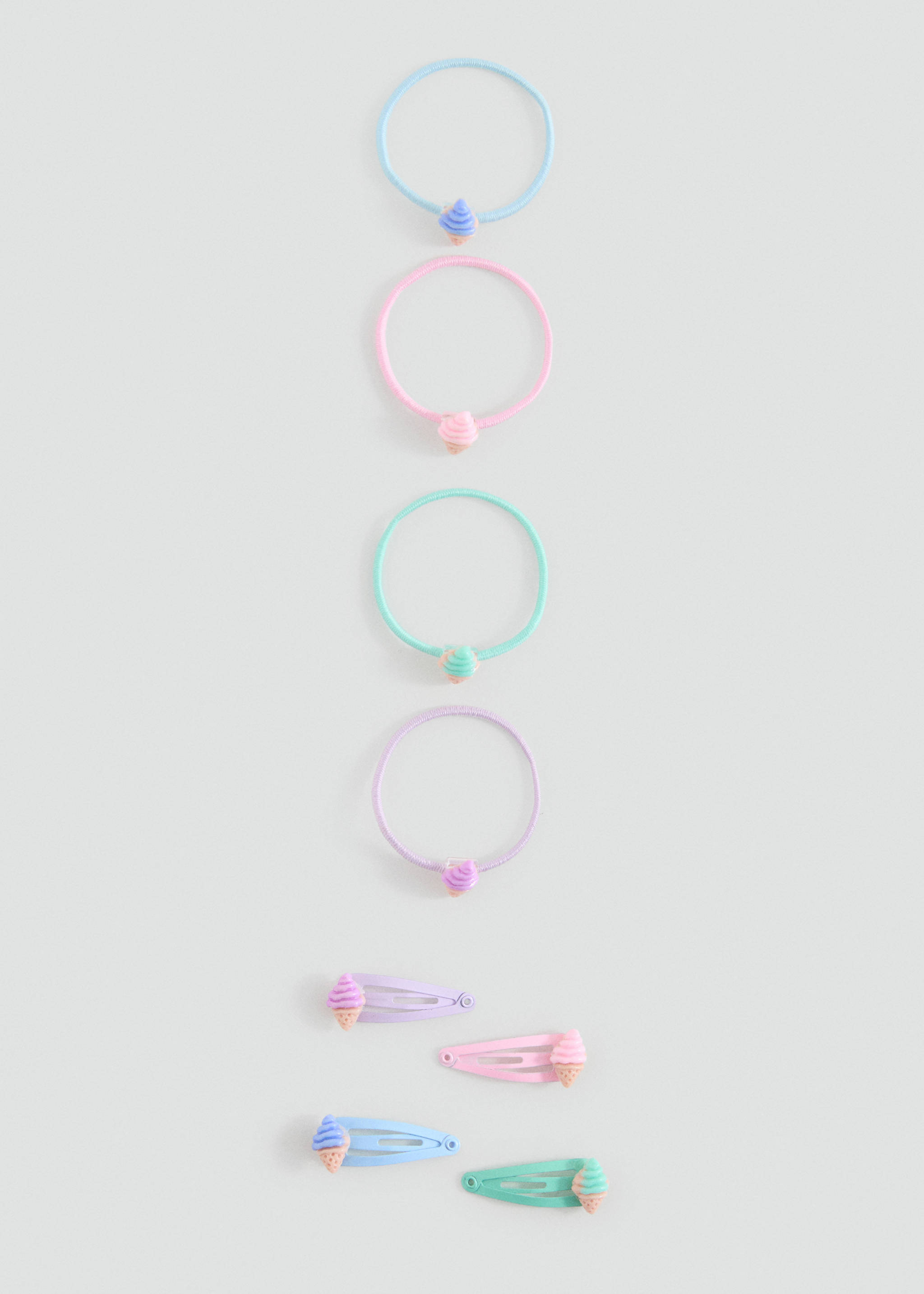 Pack of hairpins and hair bands - Article without model