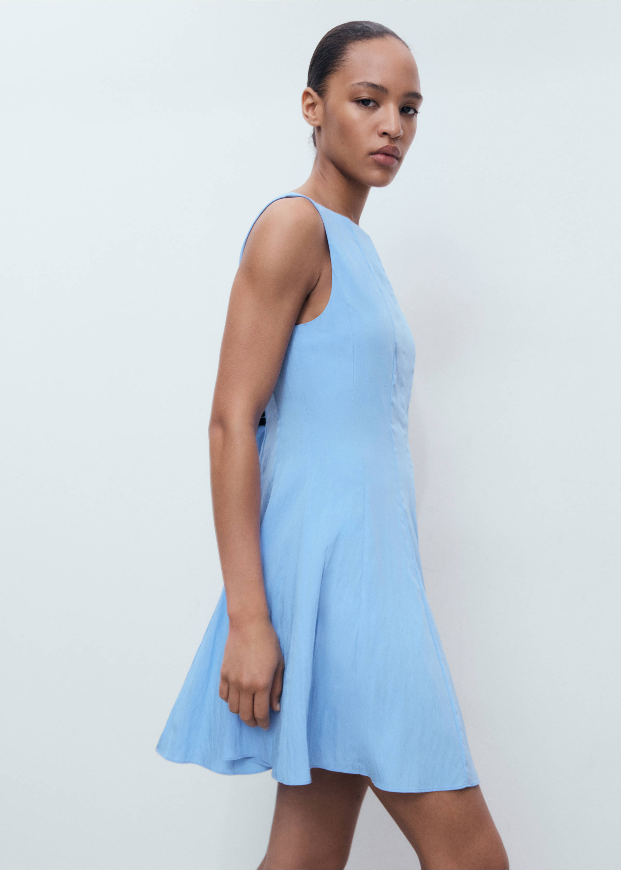 Boat-neck dress with pleats - Medium plane, Blue. Ref: 17061169-00.
