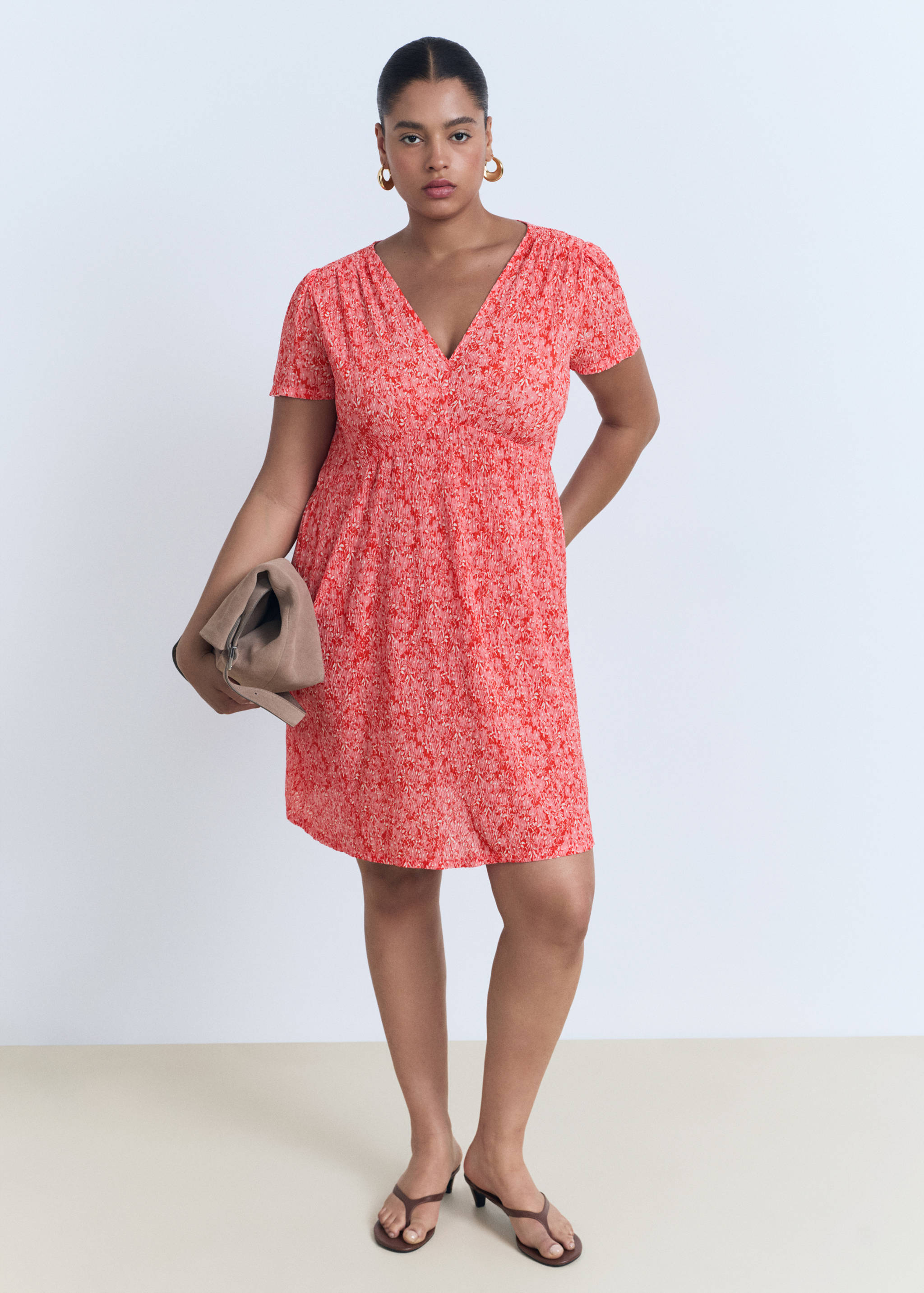 Bedrucktes Kleid mit V-Ausschnitt - Detail des Artikels 3