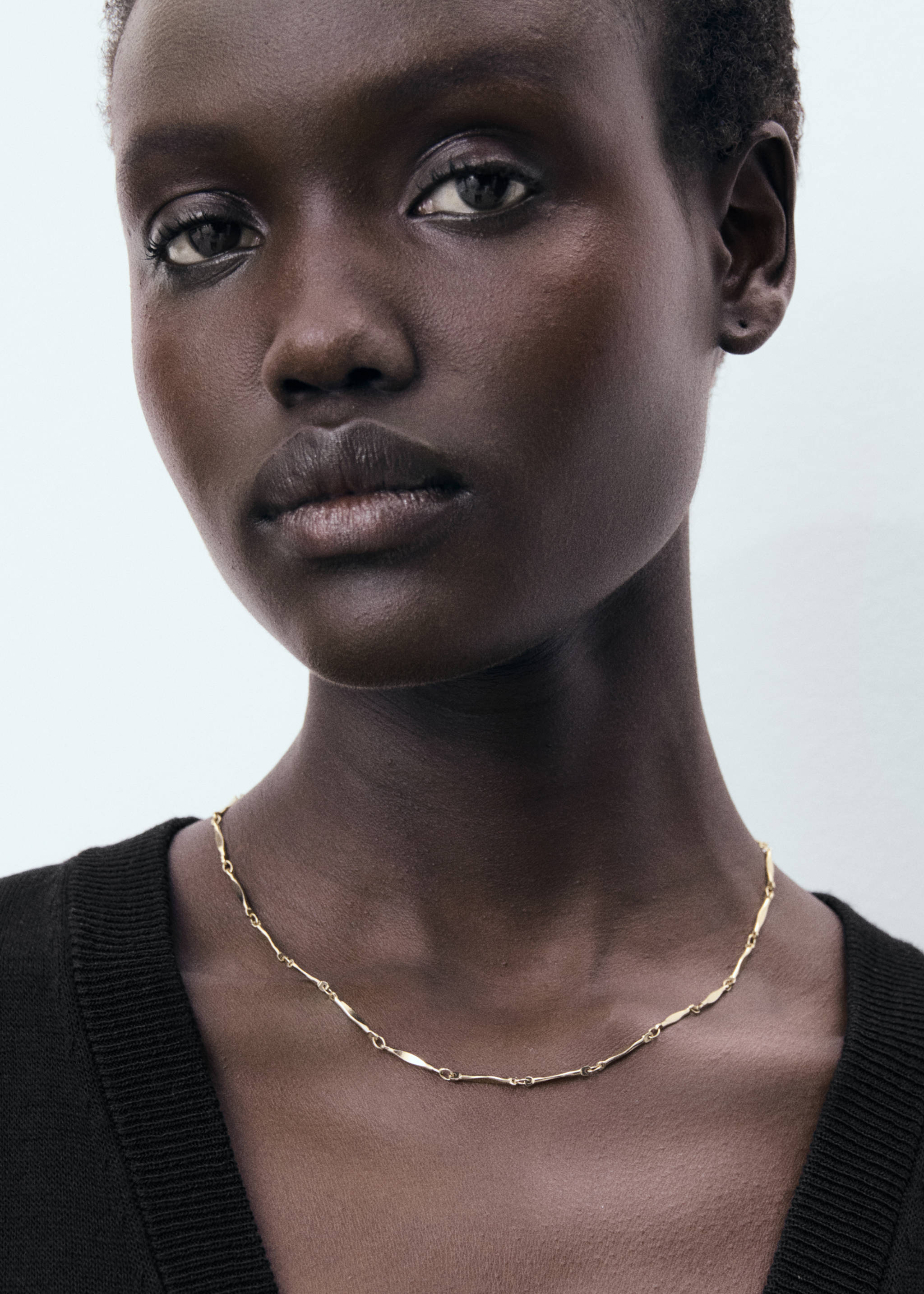 Fine-knit waistcoat with buttons - Details of the article 6