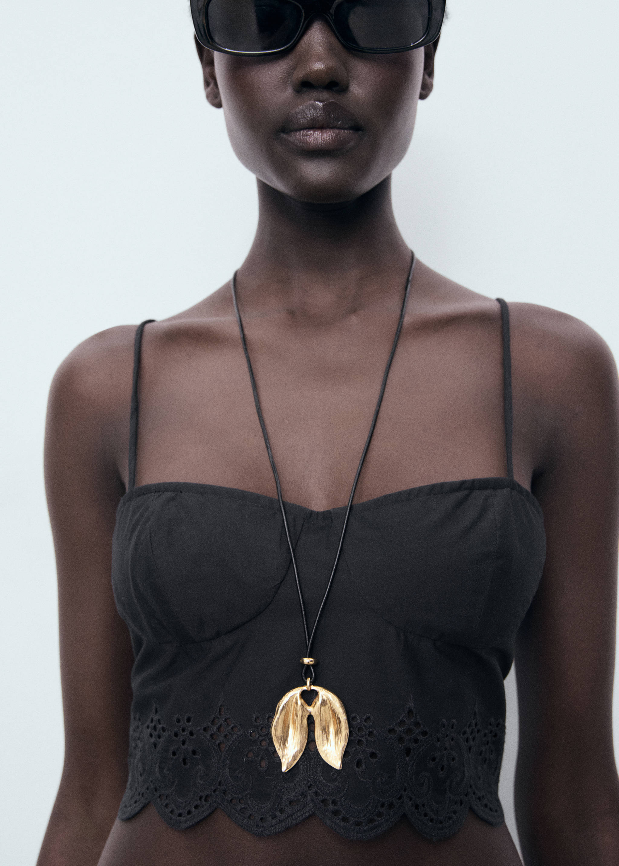 Geborduurde crop top - Detail van het artikel 1