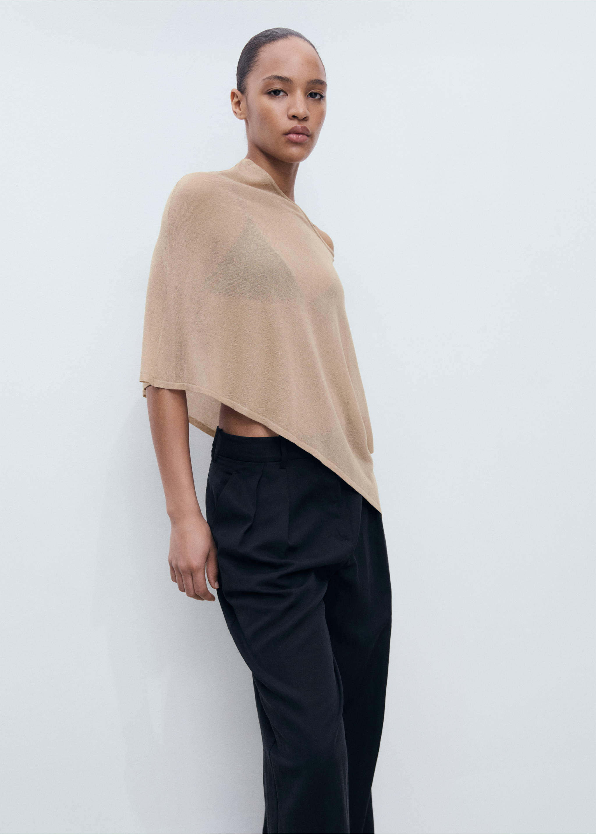 Asymmetrical knitted cape - Details of the article 3, Medium Brown. Ref: 17061188-00.