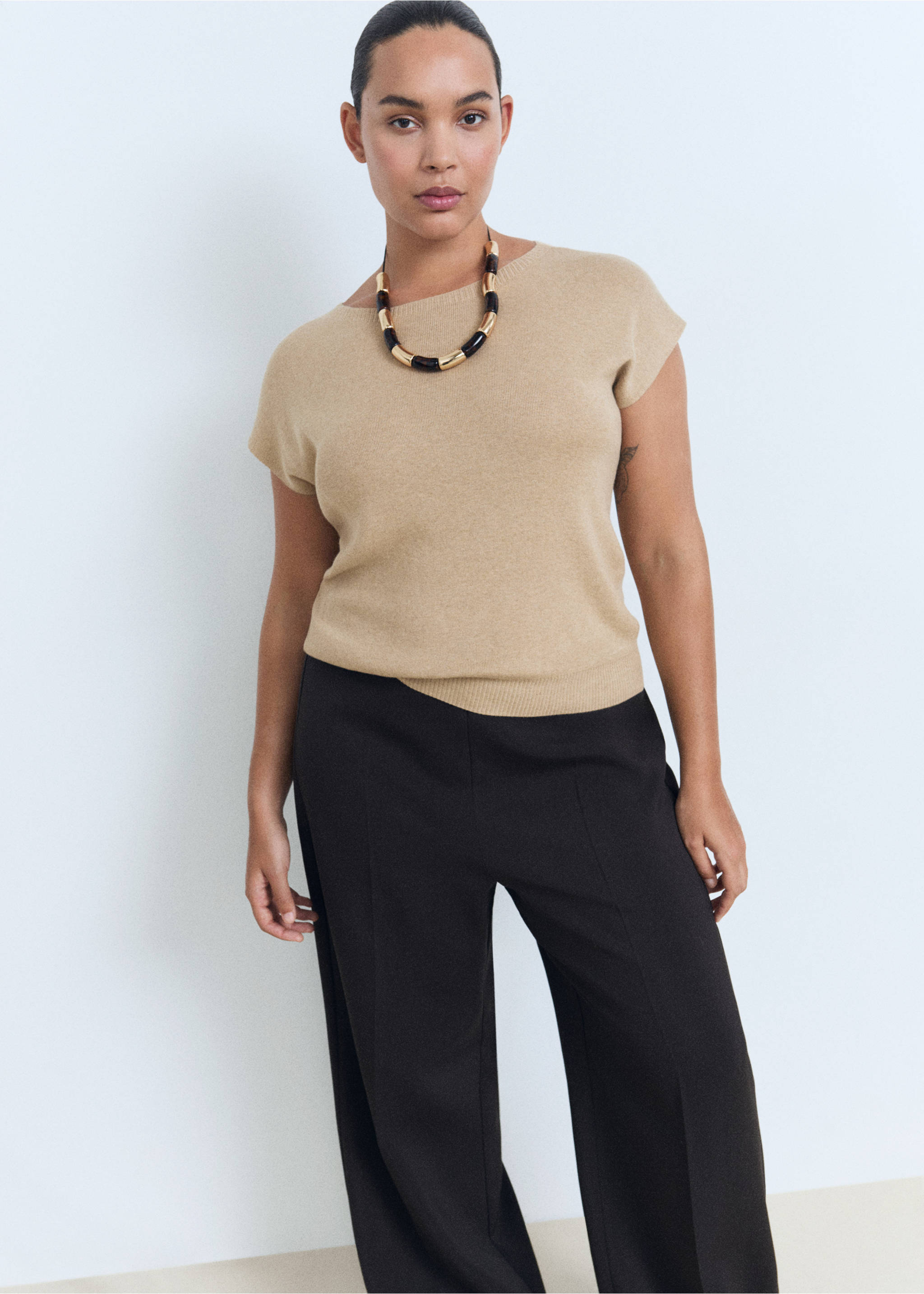 Short-sleeved fine-knit sweater - Details of the article 5, Ecru. Ref: 17061207-00.