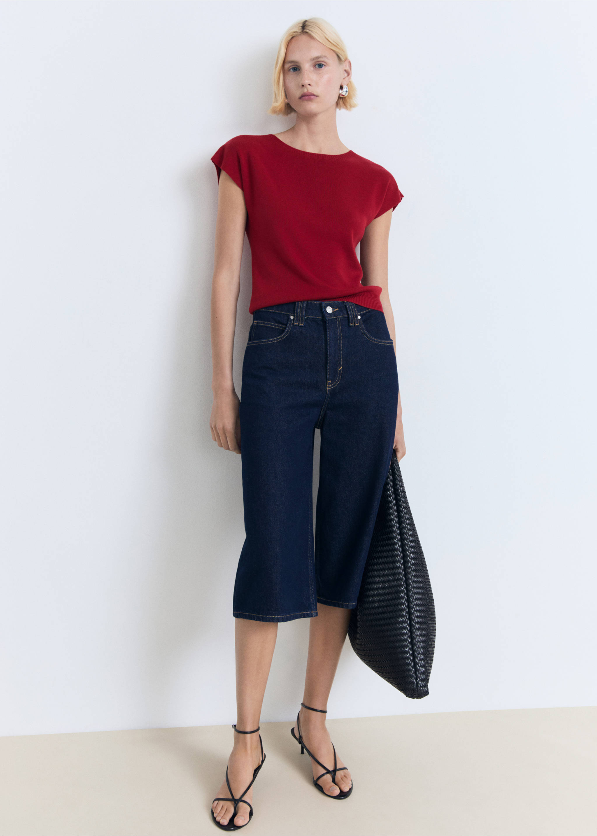 Short-sleeved fine-knit sweater - General plane, Red. Ref: 17061207-00.
