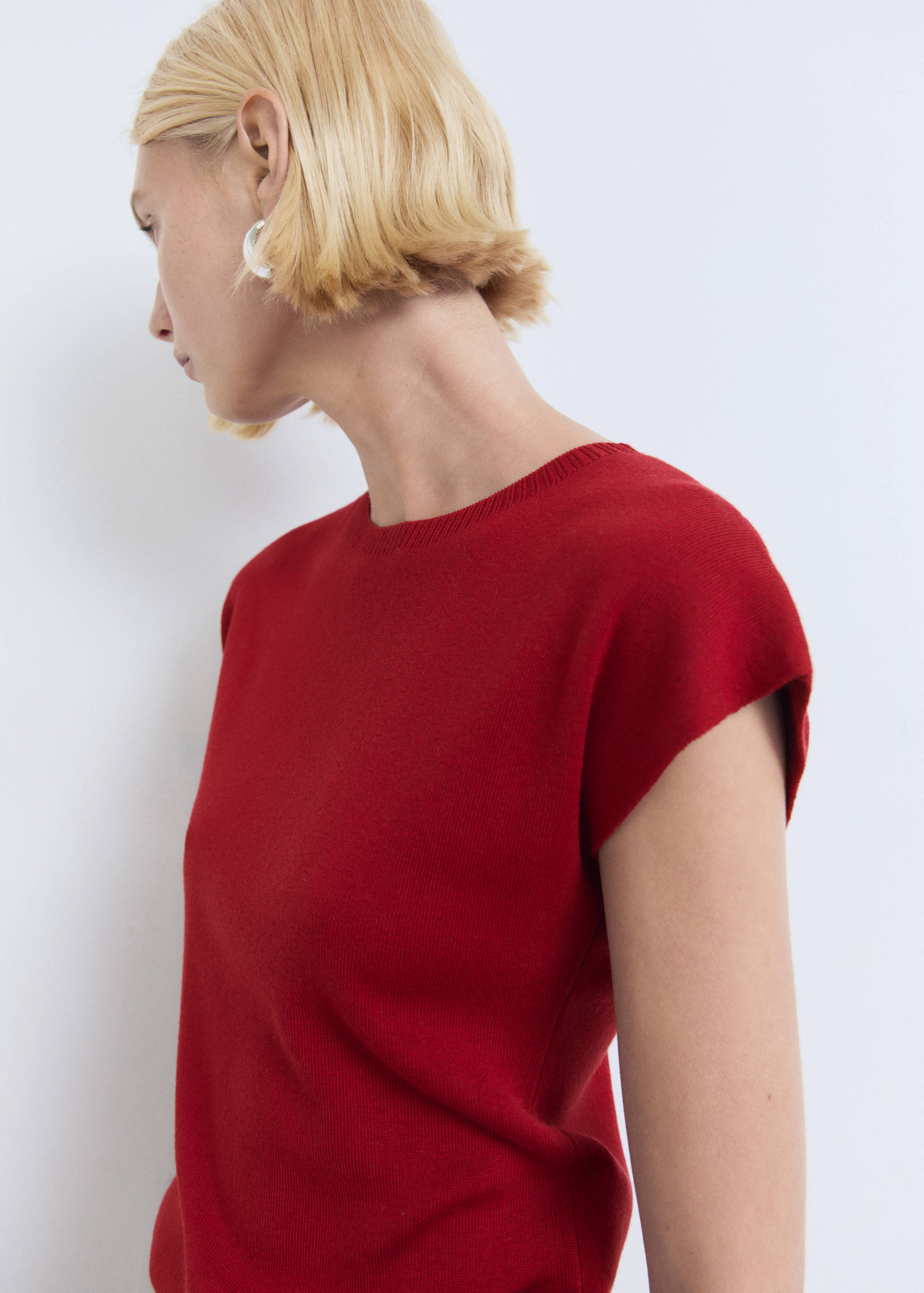 Short-sleeved fine-knit sweater - Medium plane