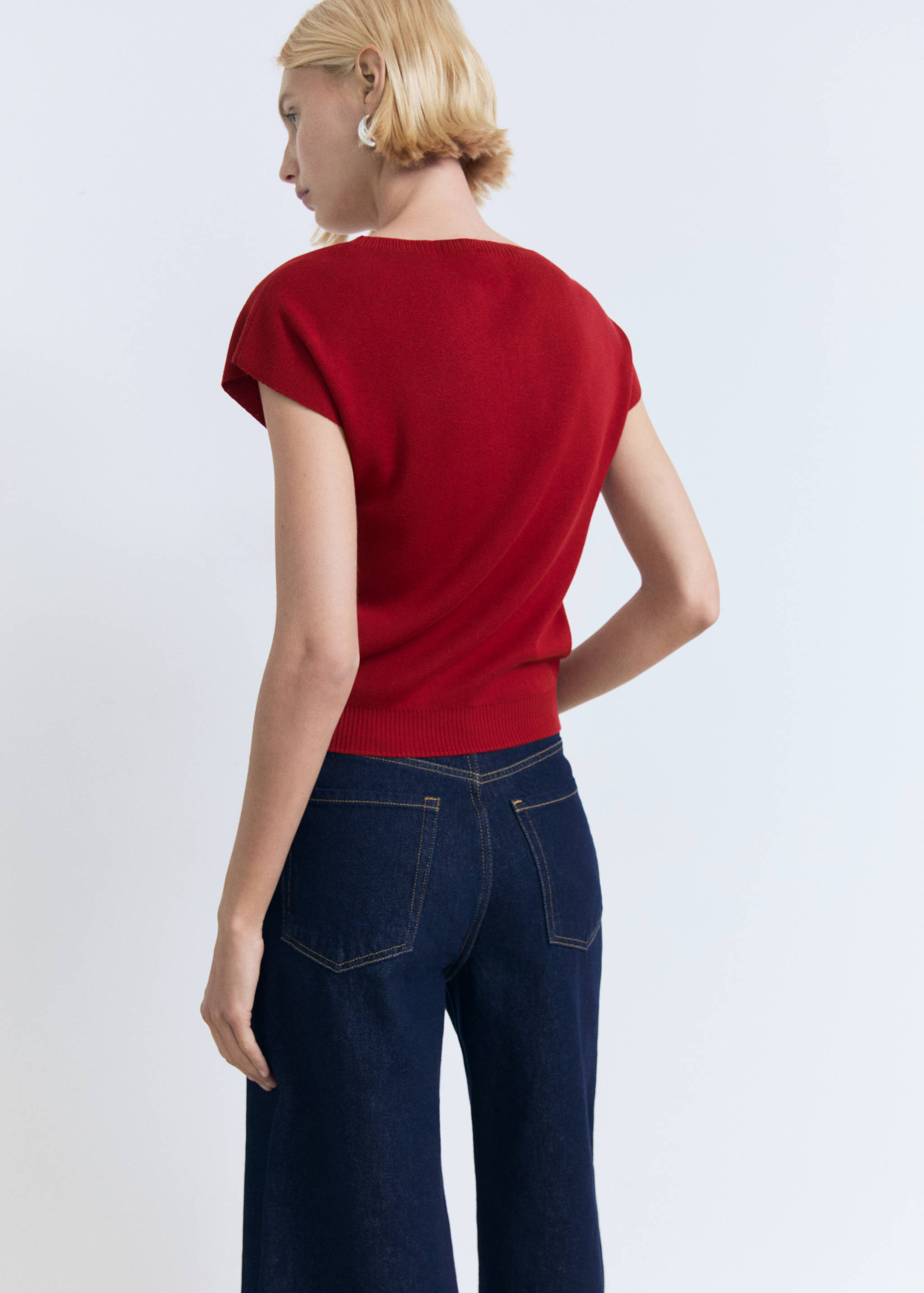 Short-sleeved fine-knit sweater - Reverse of the article