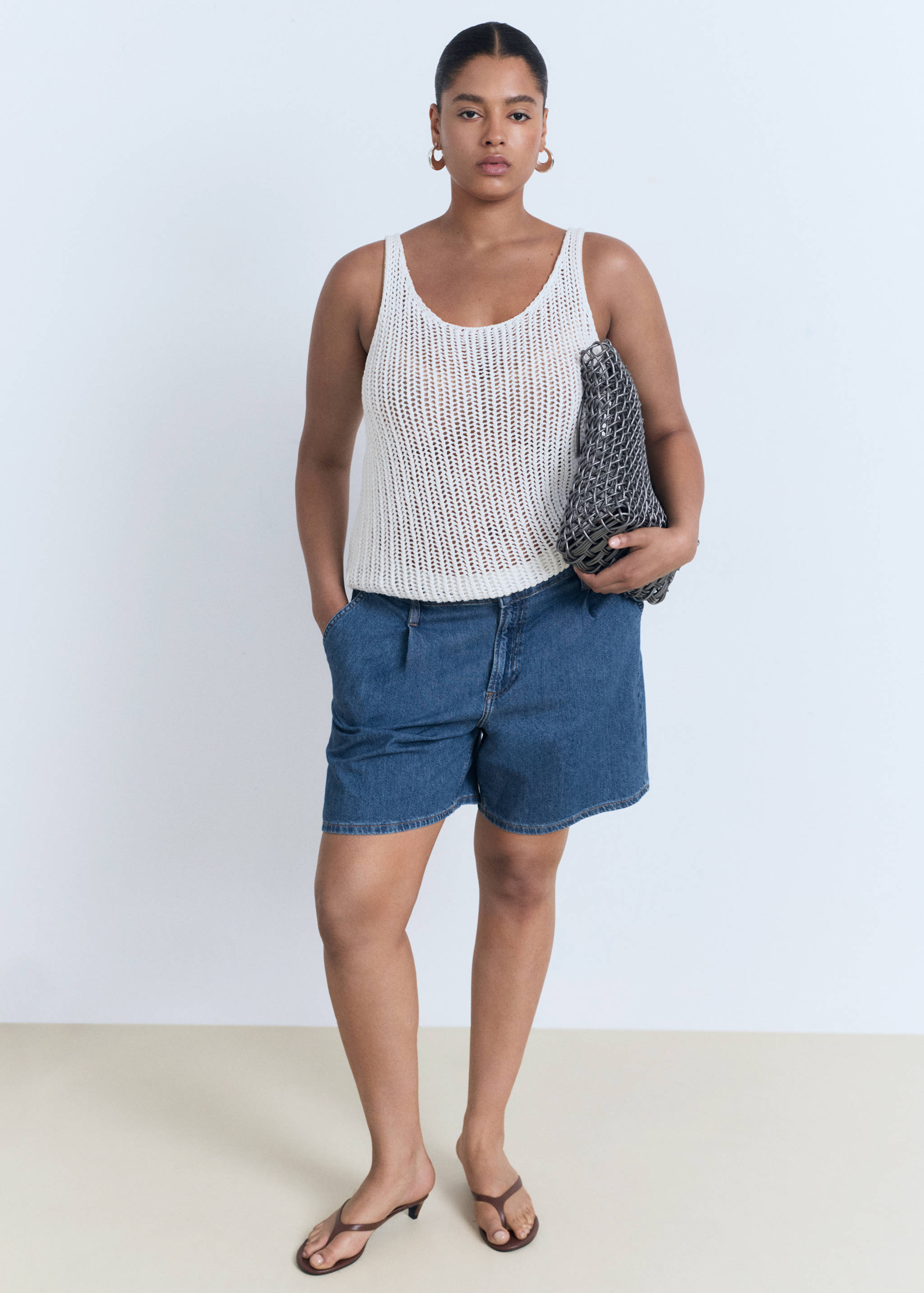 Mid-rise denim bermuda shorts with pleats - Details of the article 3