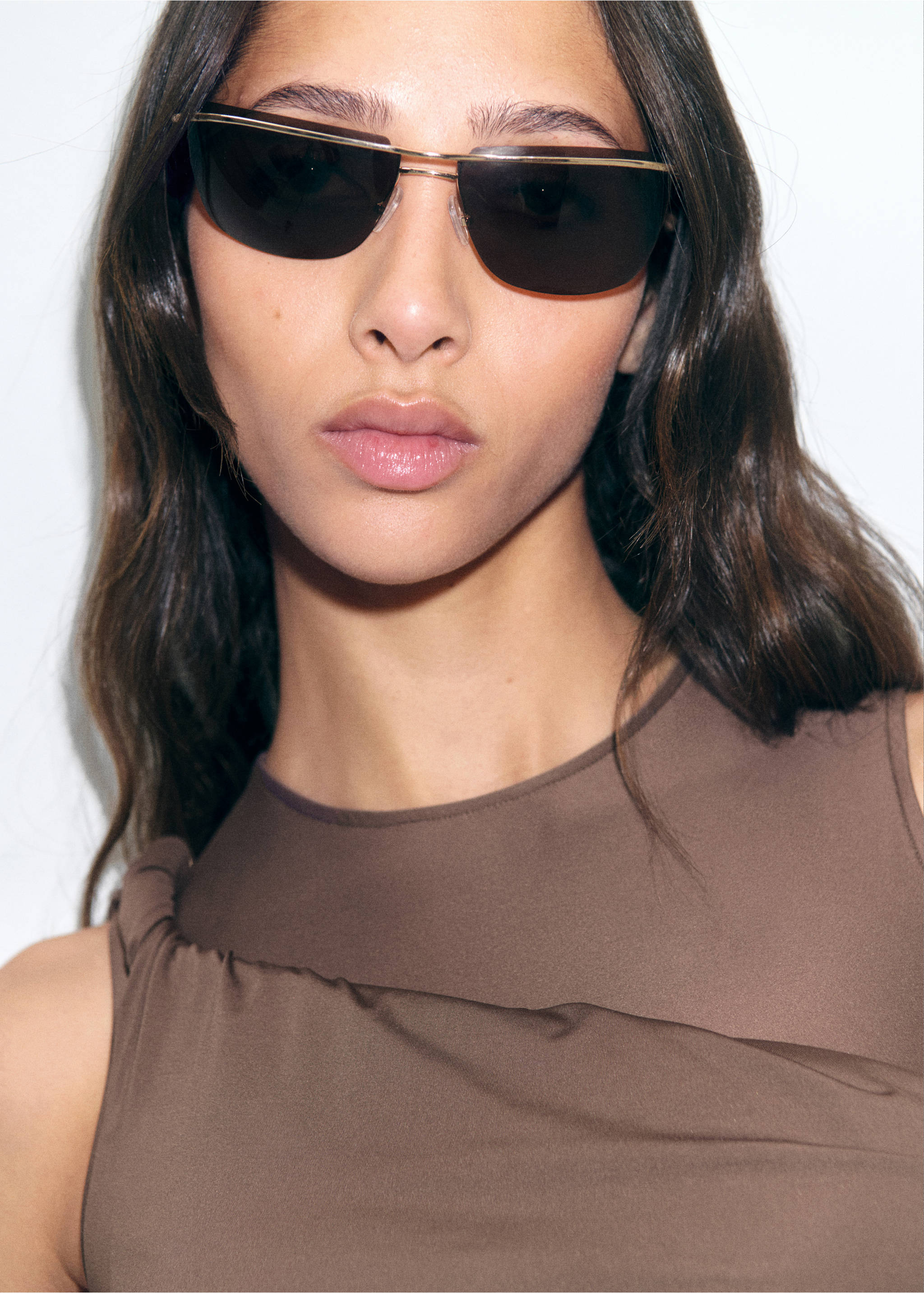 Frameless sunglasses with metal temples - Details of the article 9, Gold. Ref: 17061211-00.