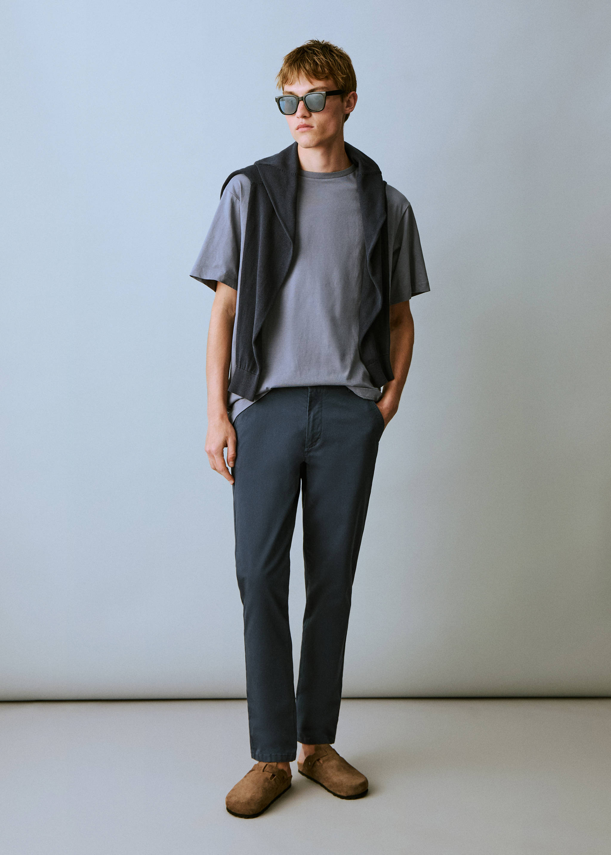 Stretchy chinos - General plane