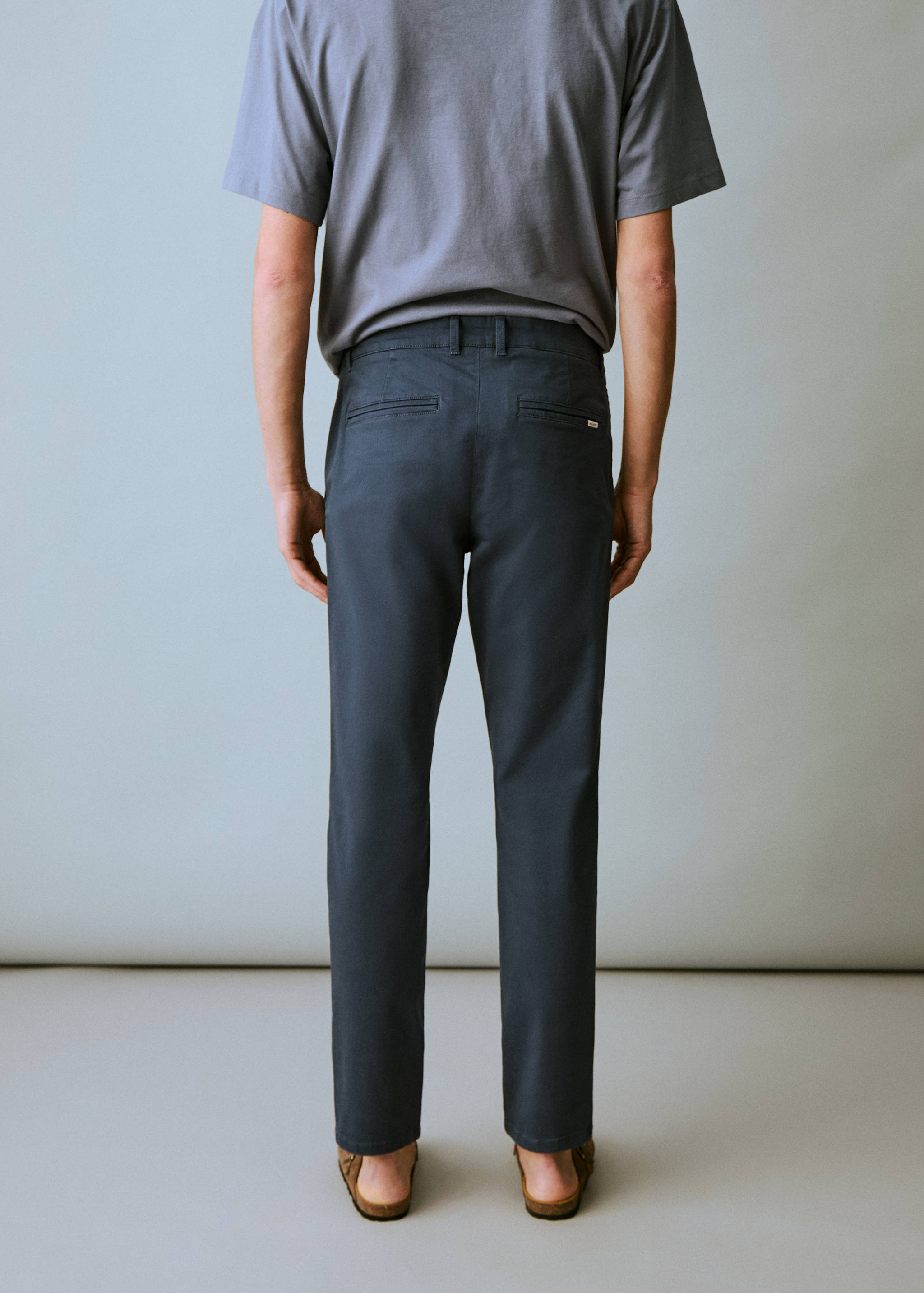 Stretchy chinos - Reverse of the article