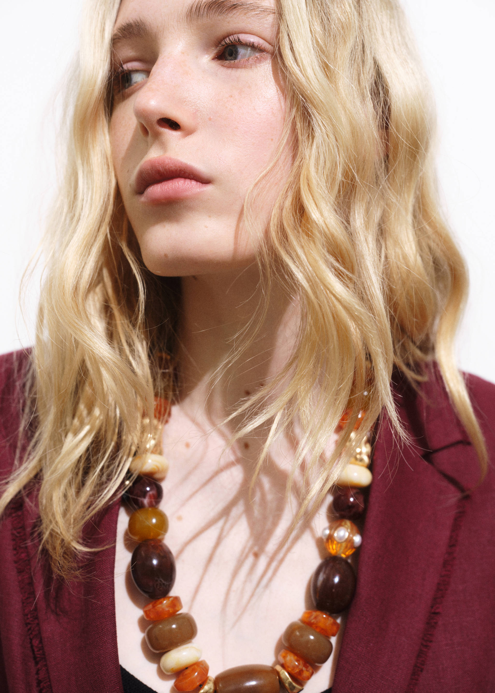 Linen suit jacket with frayed ends - Details of the article 1