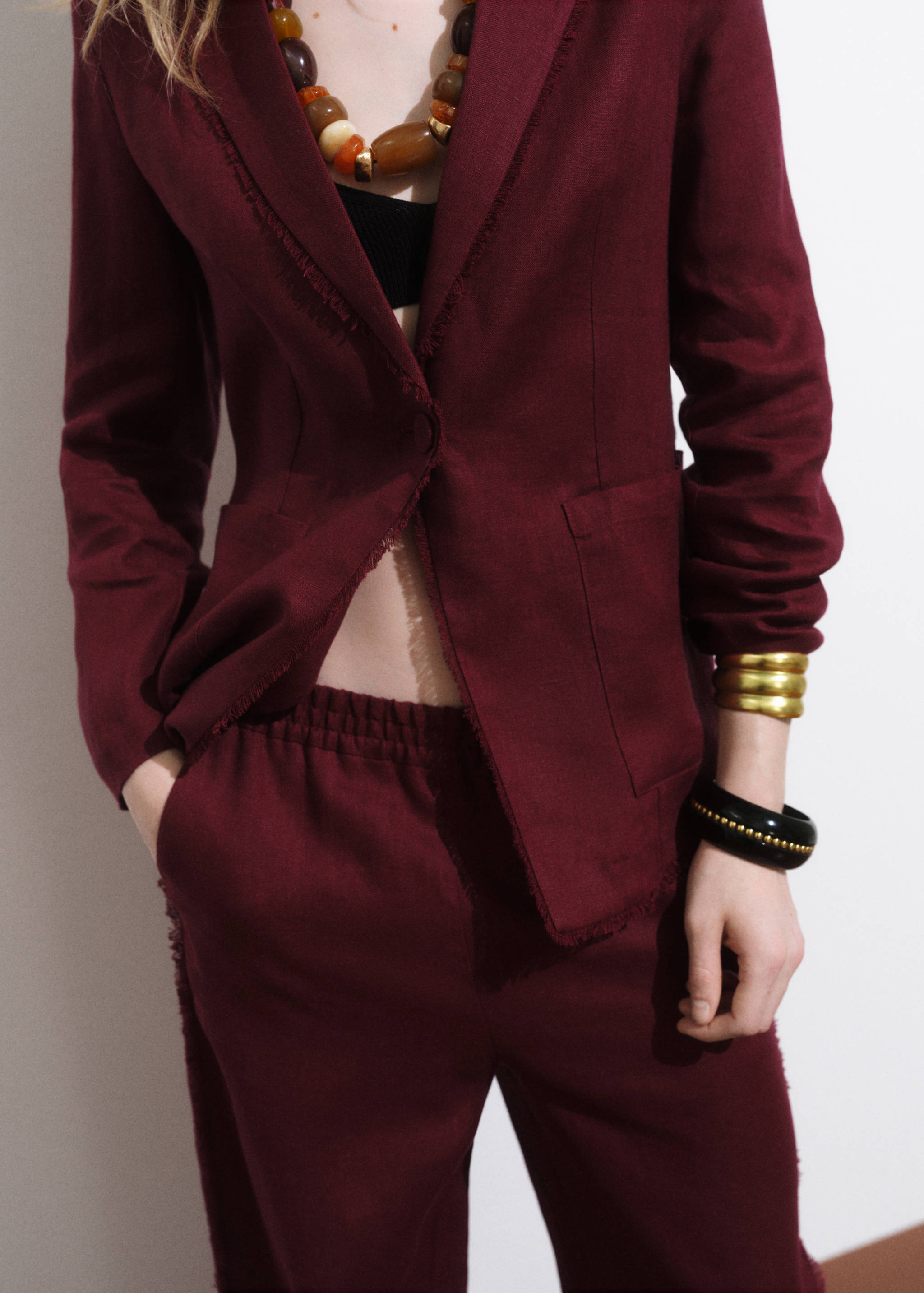 Linen suit jacket with frayed ends - Details of the article 6