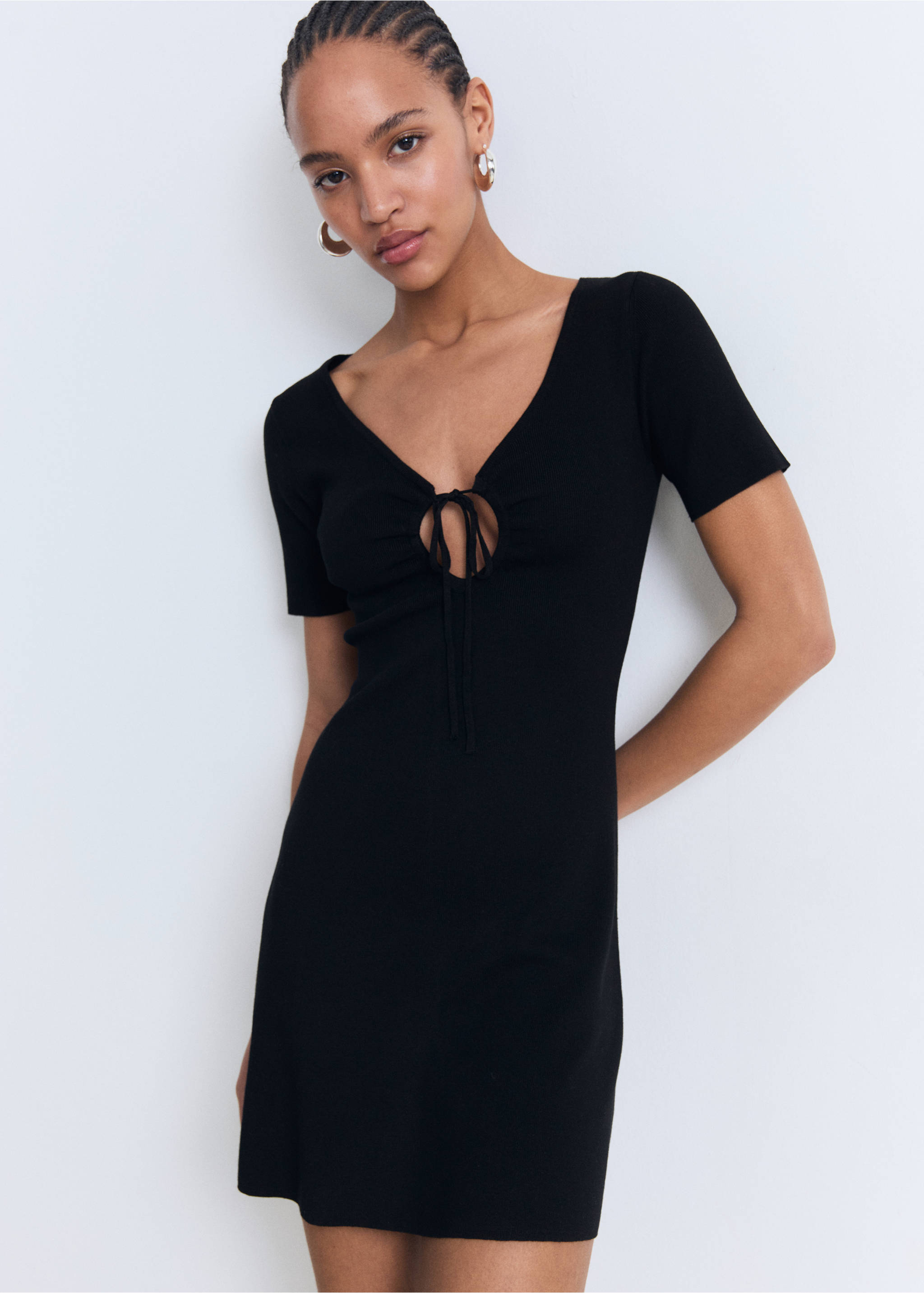 Knitted dress with bow neckline - Medium plane, Black. Ref: 17061217-00.