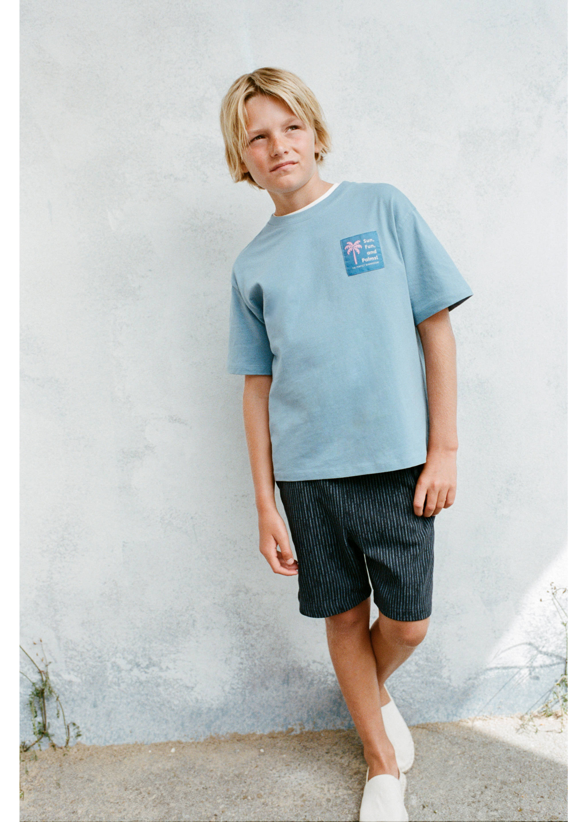 Bermuda i bomull med trykk - Artikkeldetalj 5, Marinblå. Ref: 17061232-00.