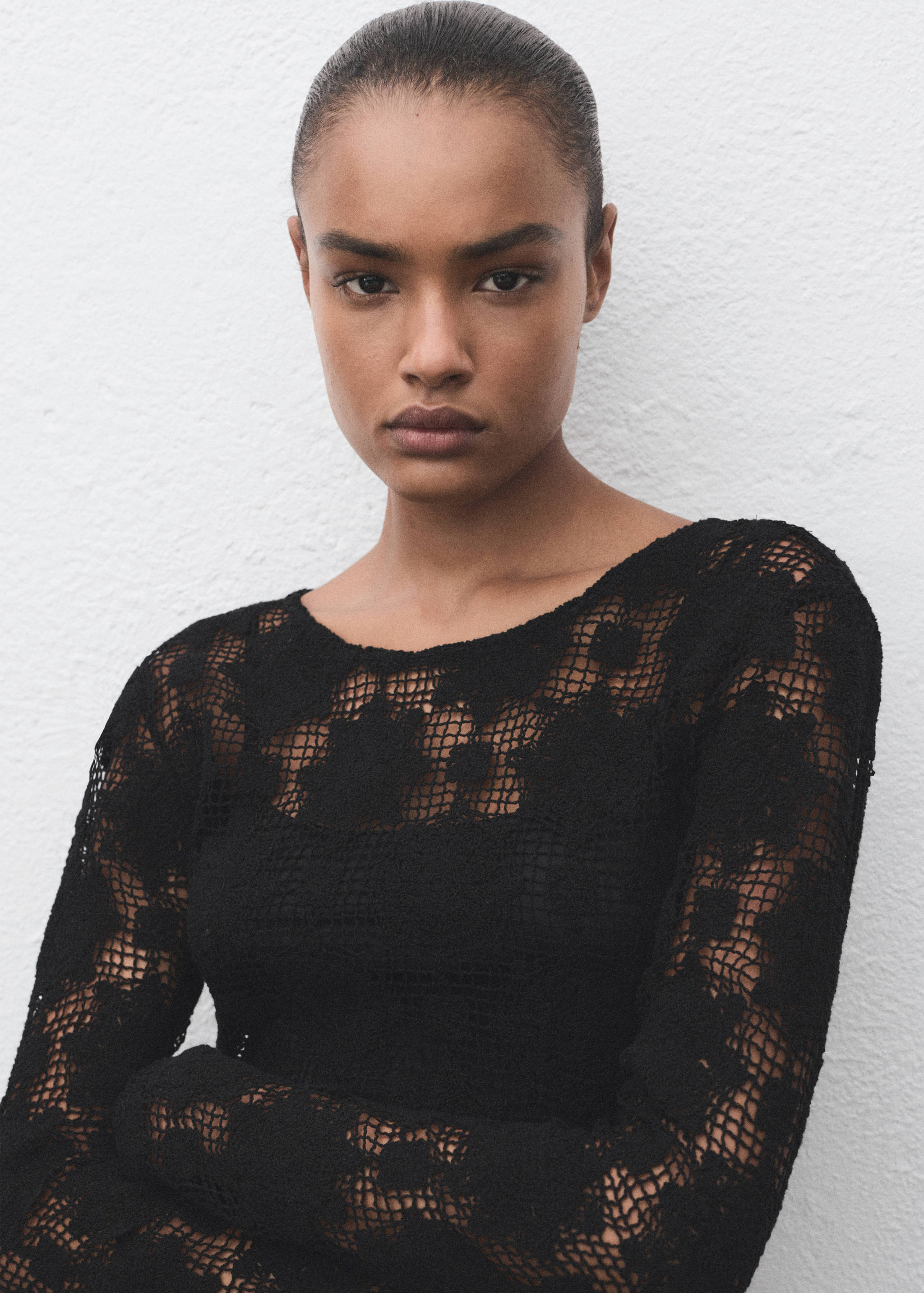 Crochet dress with back neckline - Details of the article 1