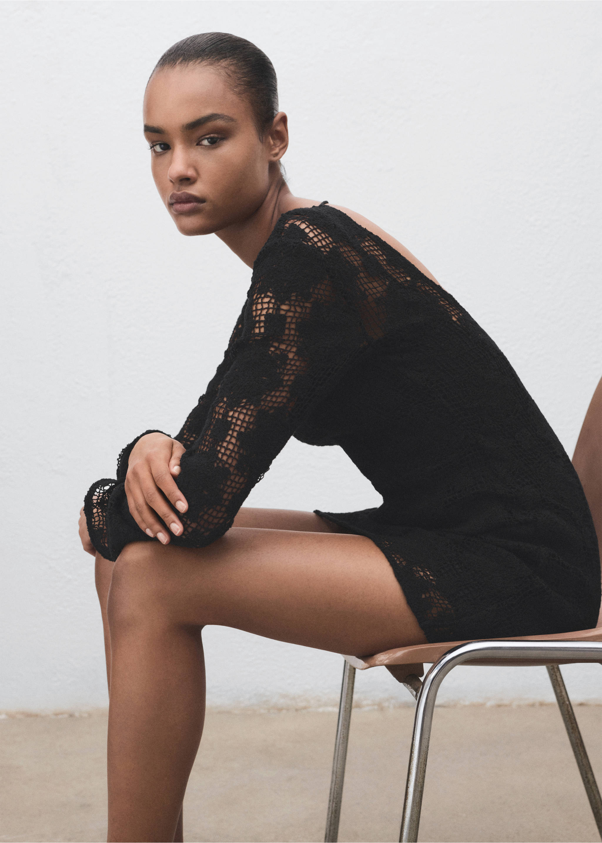 Crochet dress with back neckline - Details of the article 2, Black. Ref: 17061236-00.