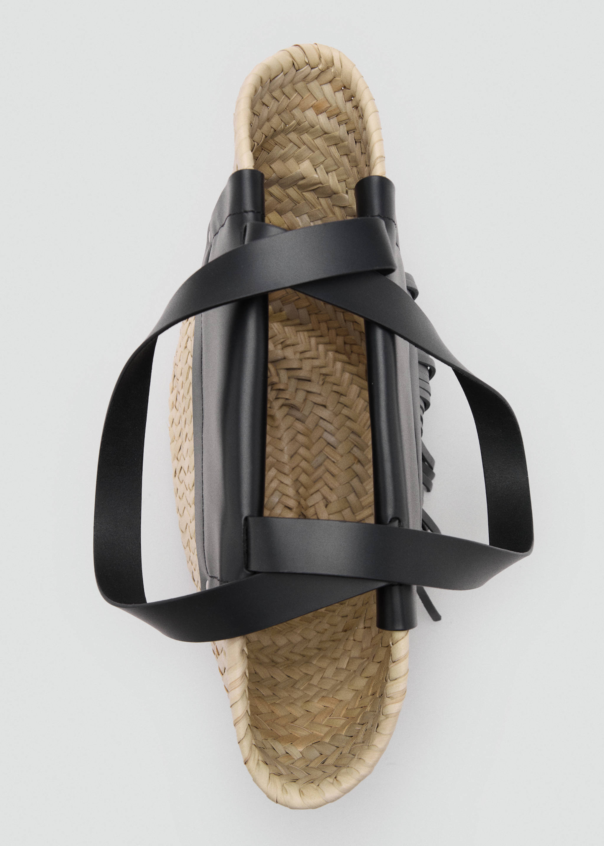 Small natural fibre basket with leather fringes - Details of the article 2