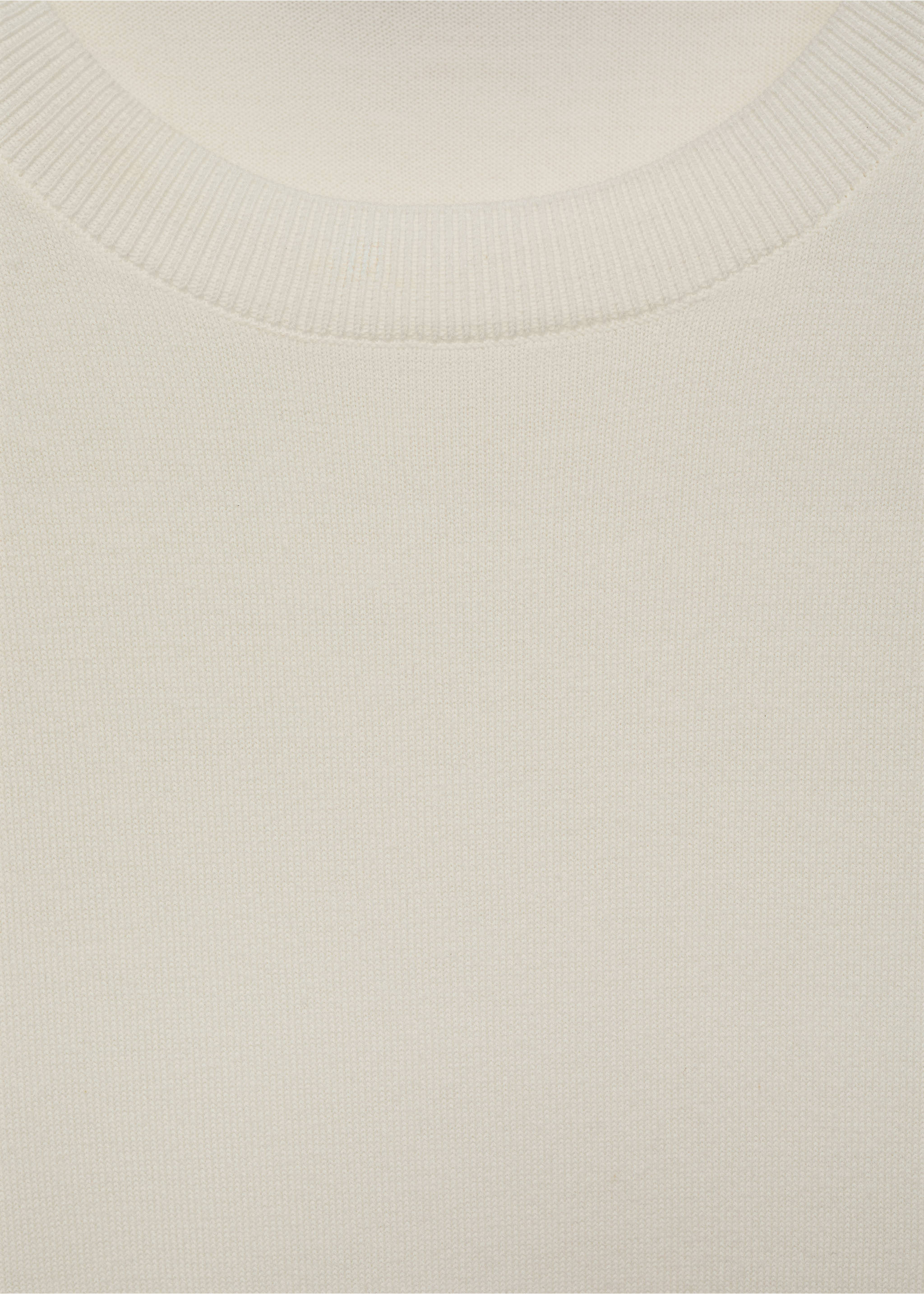 Off-white t-shirt detail featuring a ribbed crew neckline., Off White. Ref: 17061245-00.