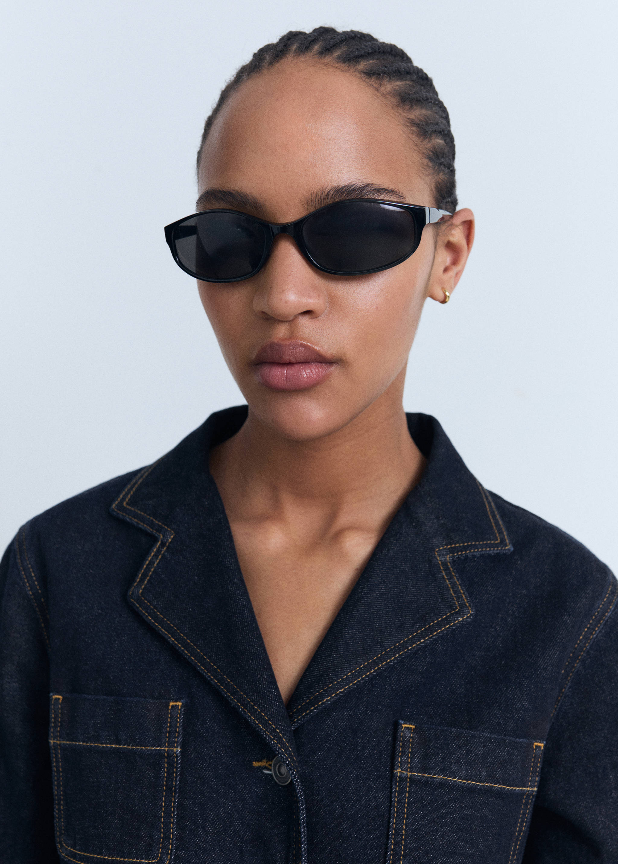 Fitted denim jacket with pockets - Details of the article 1