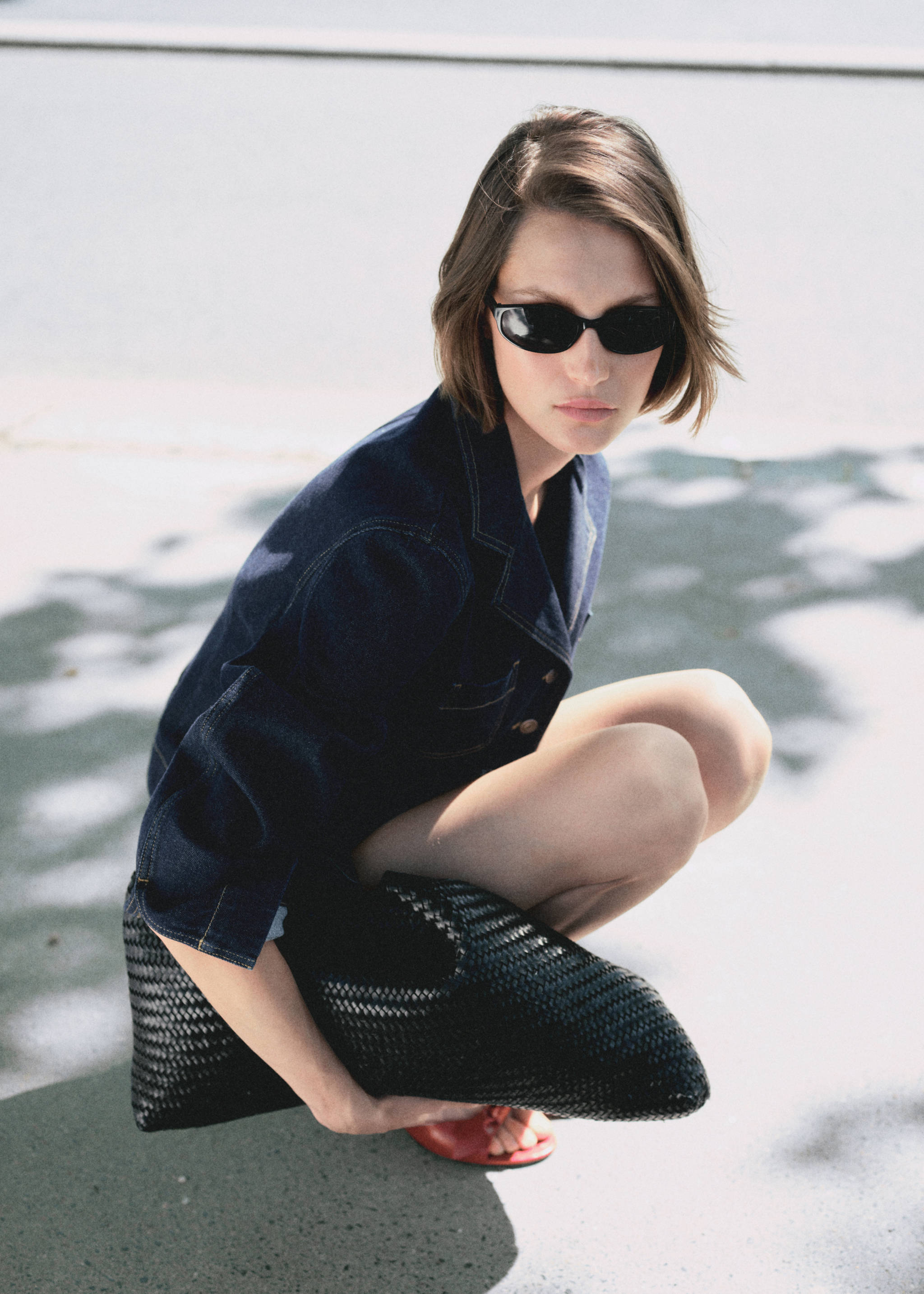 Fitted denim jacket with pockets - Details of the article 6, Open Blue. Ref: 17061266-00.