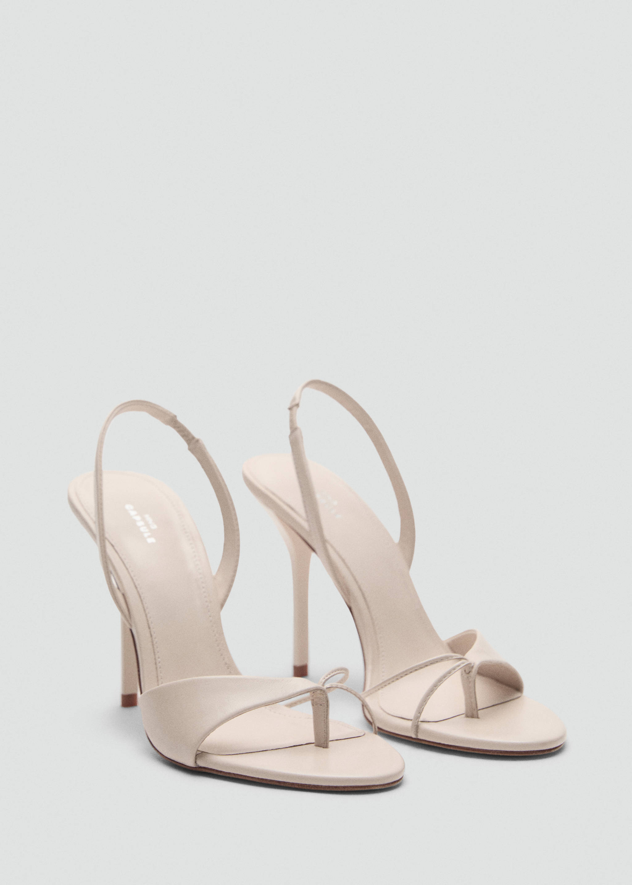 Sandales en cuir à talons contrastés - Plan moyen