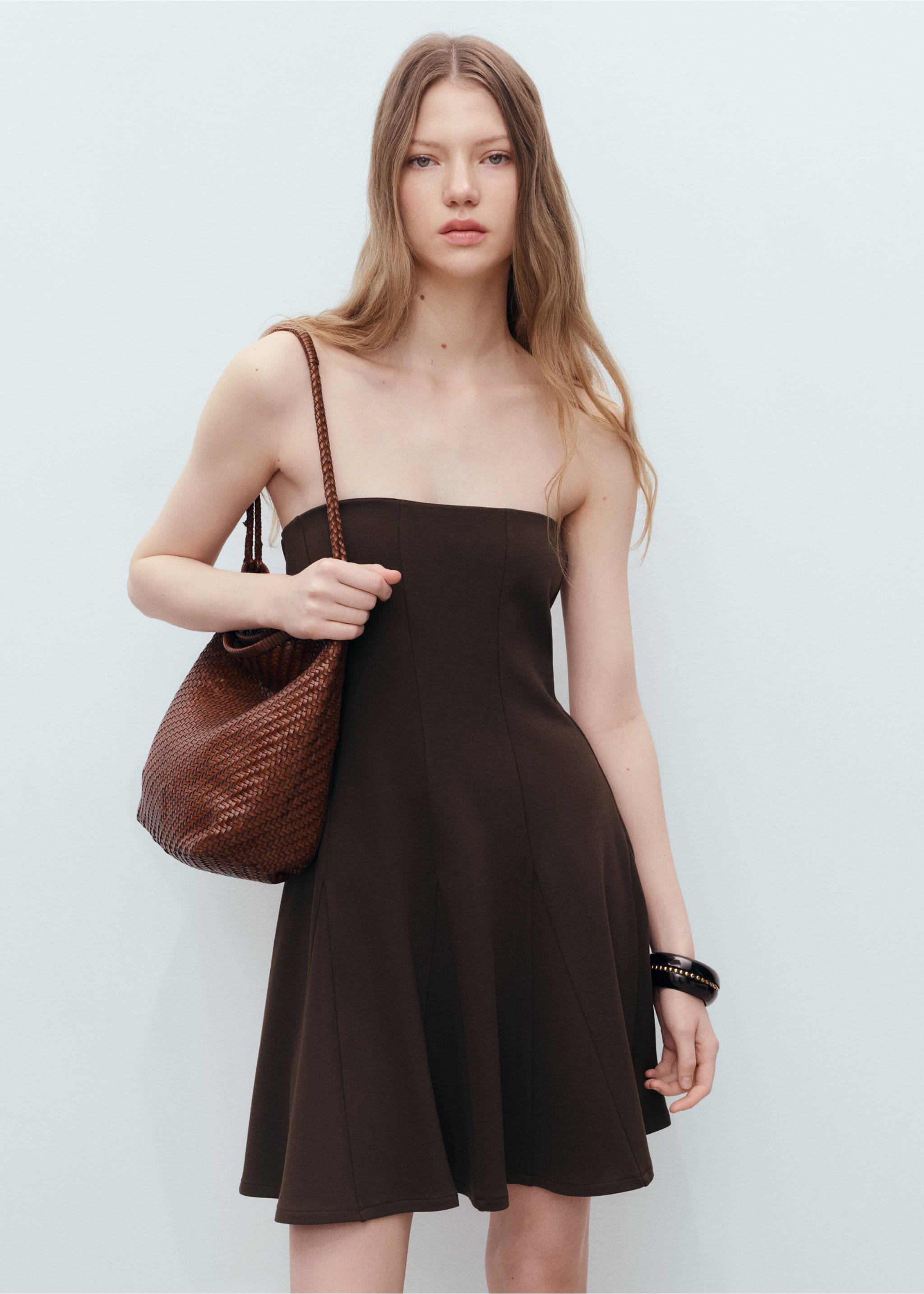 Robe bustier à plis plats - Plan moyen, Marron. Ref: 17061268-00.
