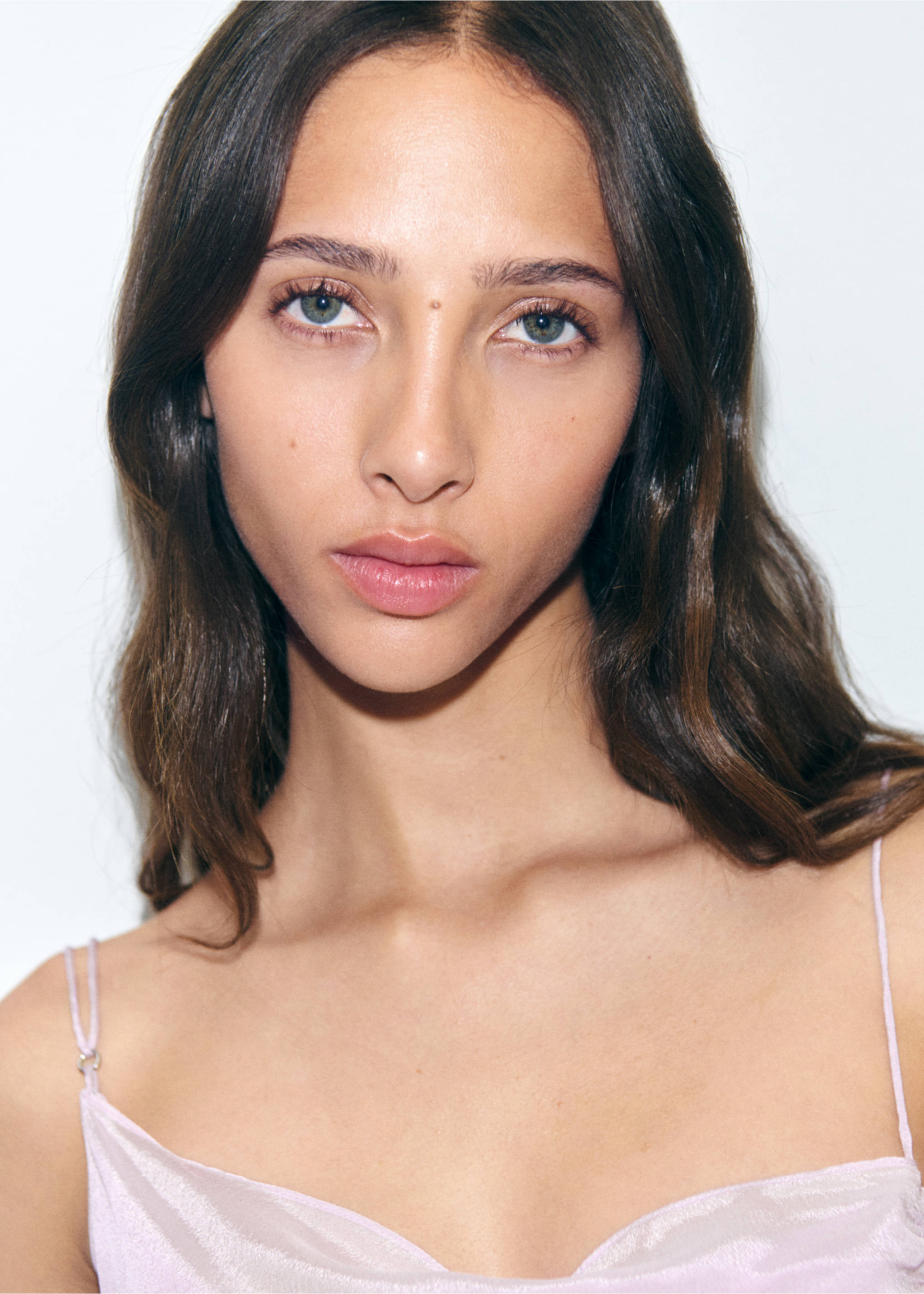 Gathered dress with satin finish - Details of the article 1, Lilac. Ref: 17061270-00.