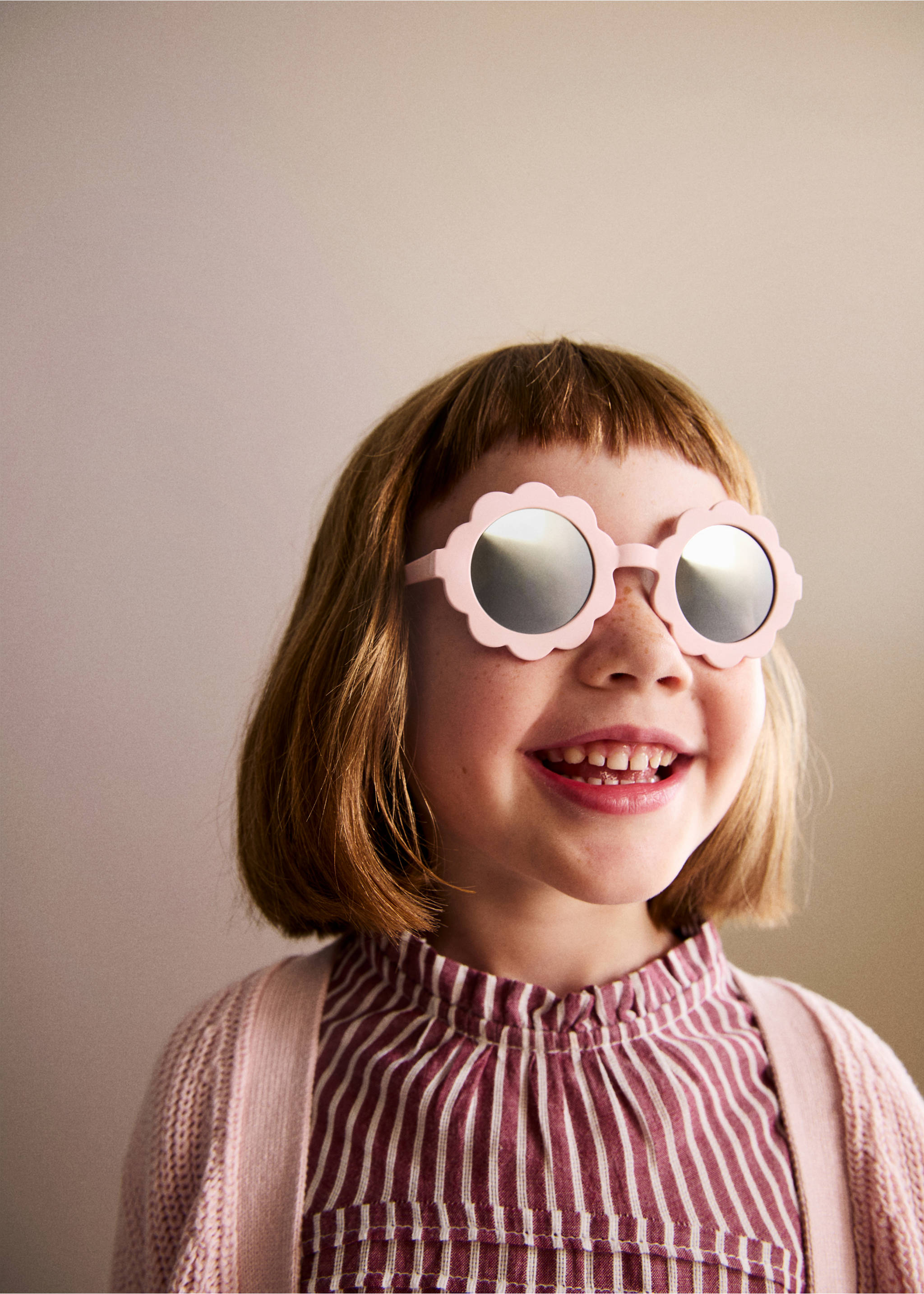 Lunettes de soleil fleur - Plan général, Rose pâle. Ref: 17061272-00.