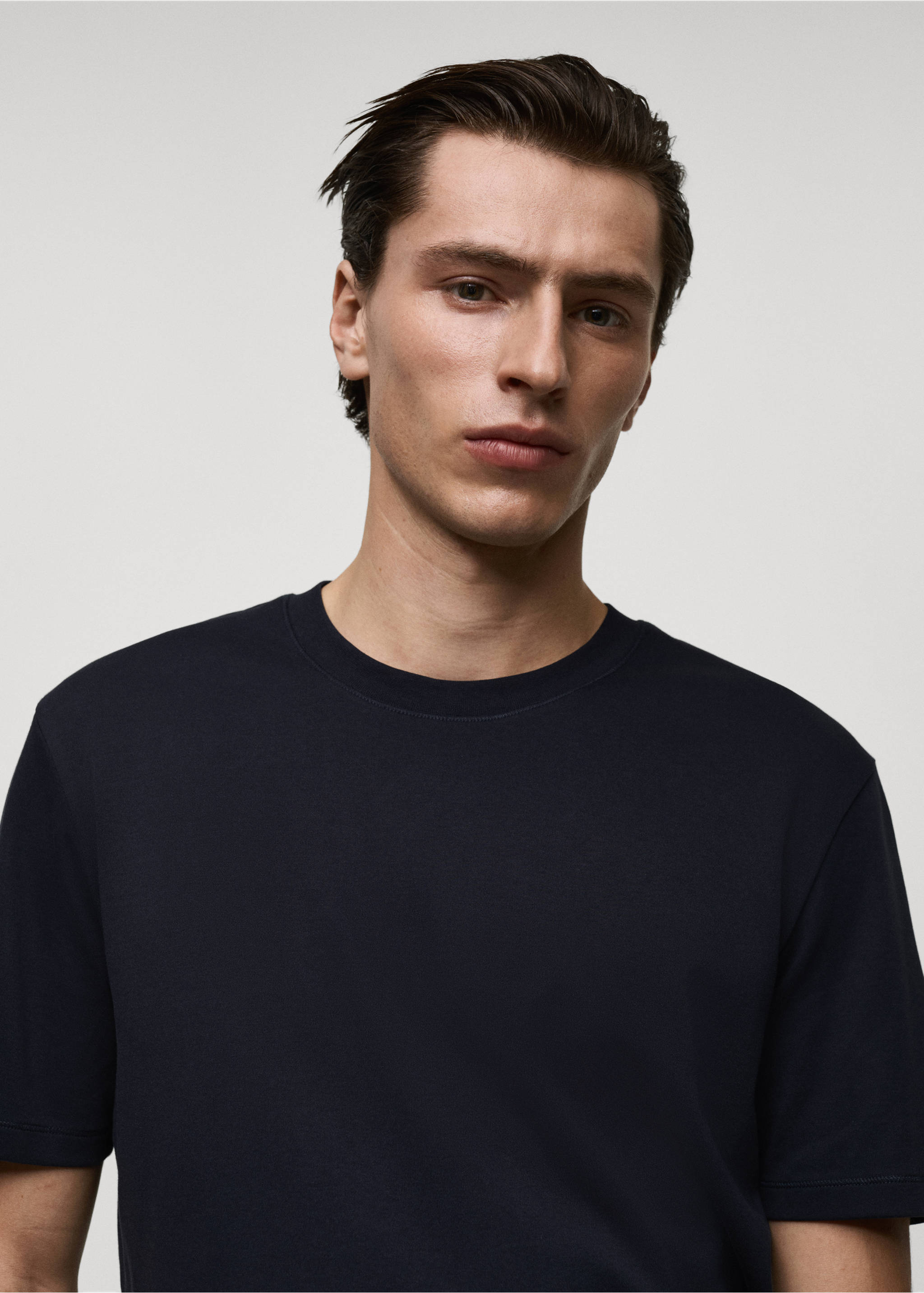Medium weight regular fit T-shirt - Details of the article 1, Dark Navy. Ref: 17061279-00.