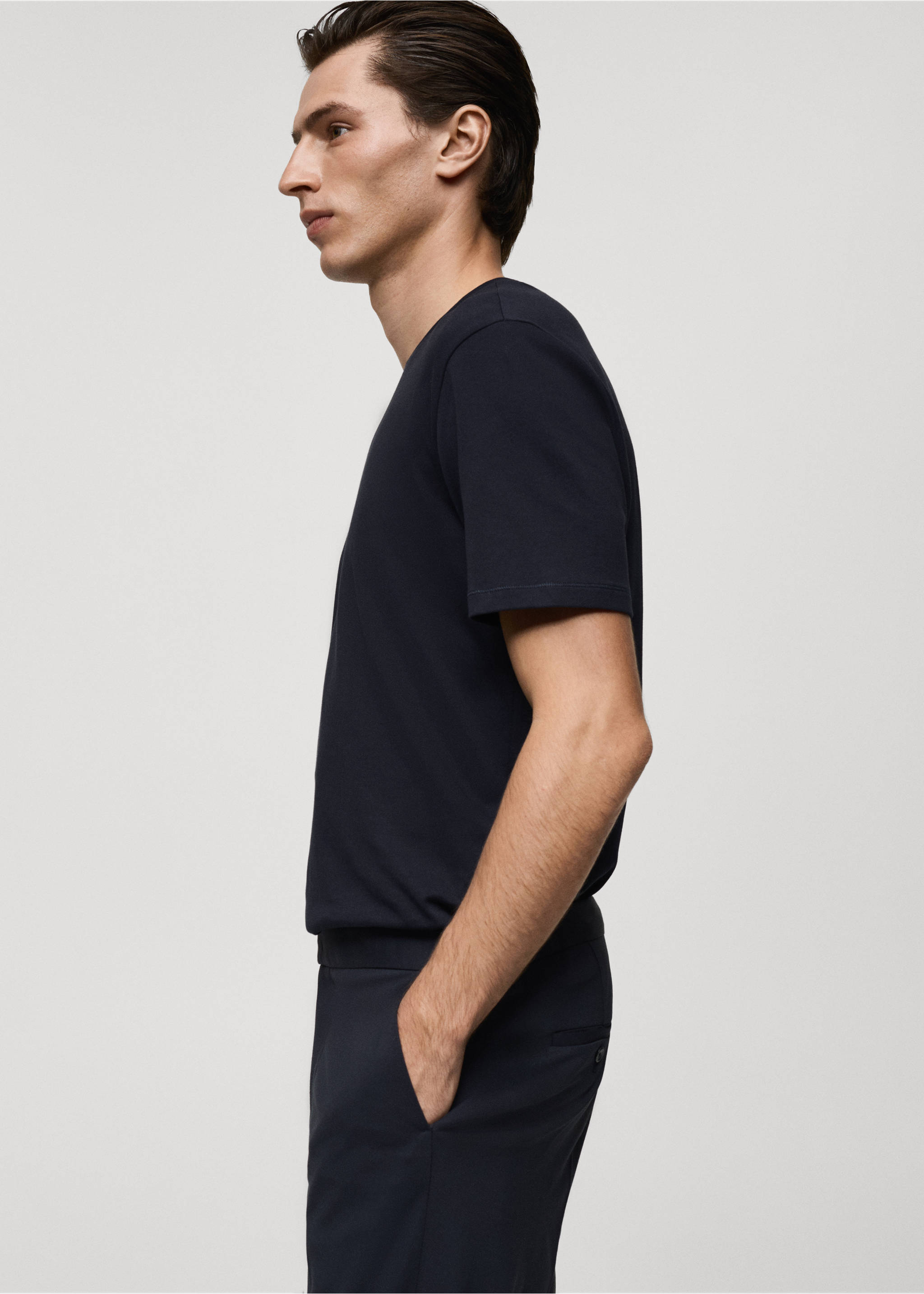 Medium weight regular fit T-shirt - Details of the article 2, Dark Navy. Ref: 17061279-00.