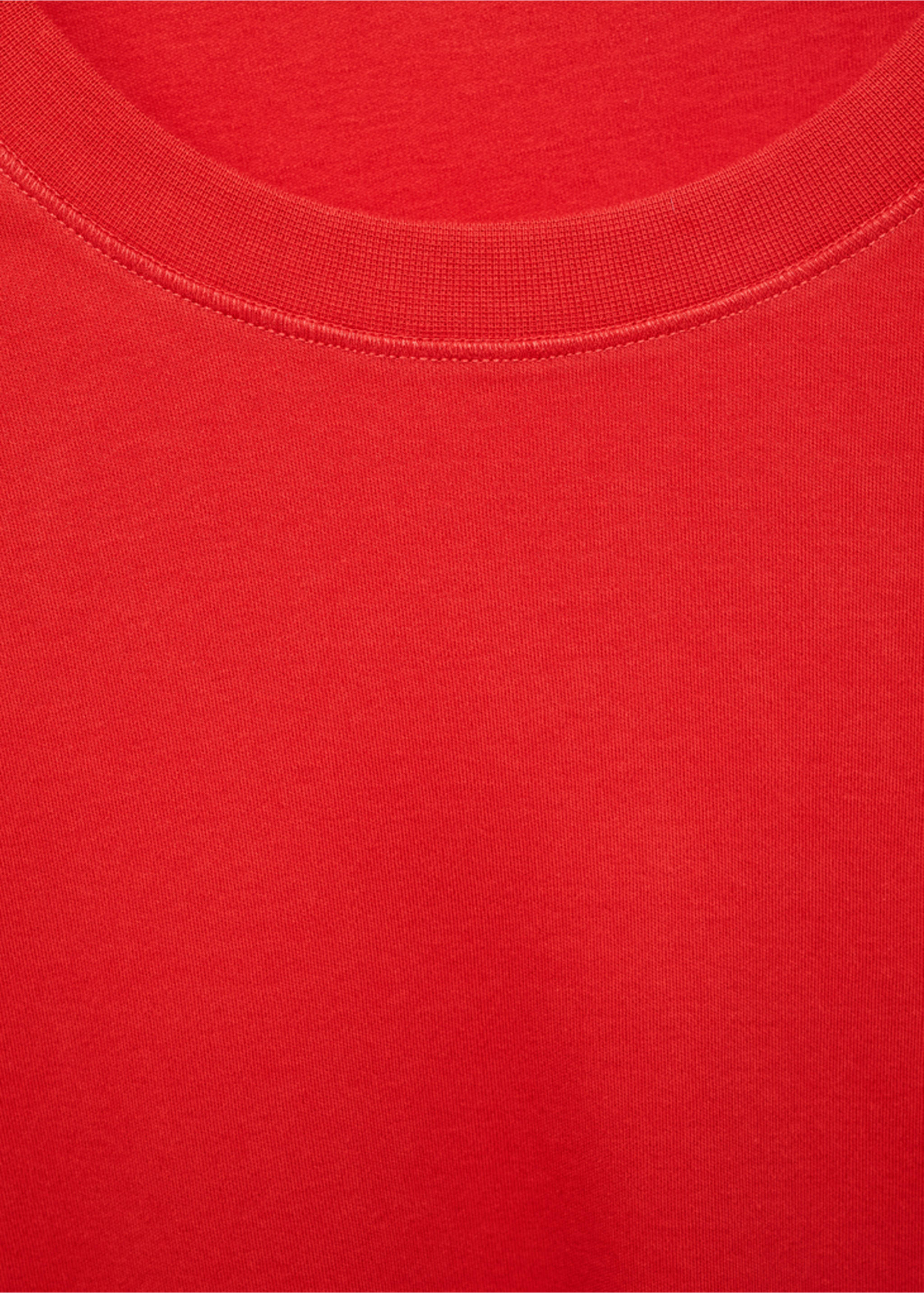 Medium weight regular fit T-shirt - Details of the article 8, Red. Ref: 17061279-00.
