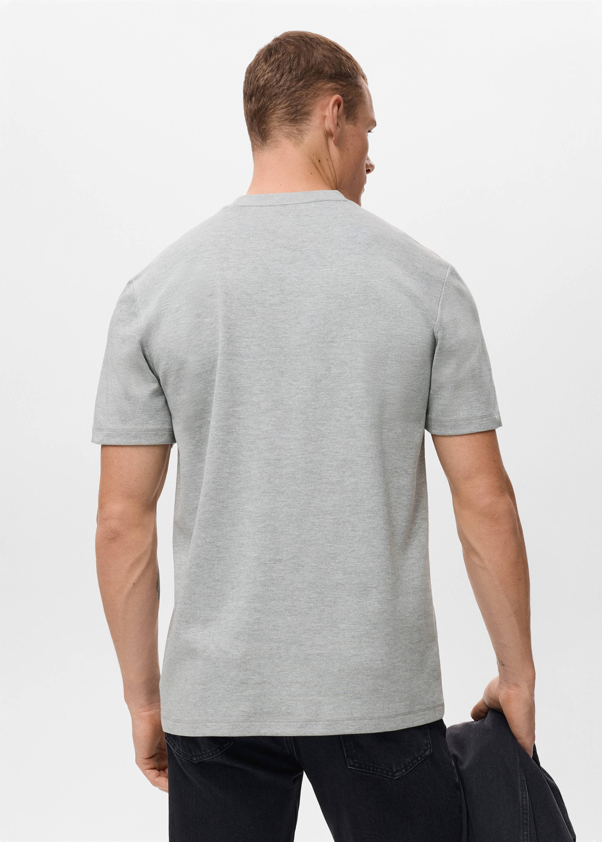Medium weight regular fit T-shirt - Reverse of the article