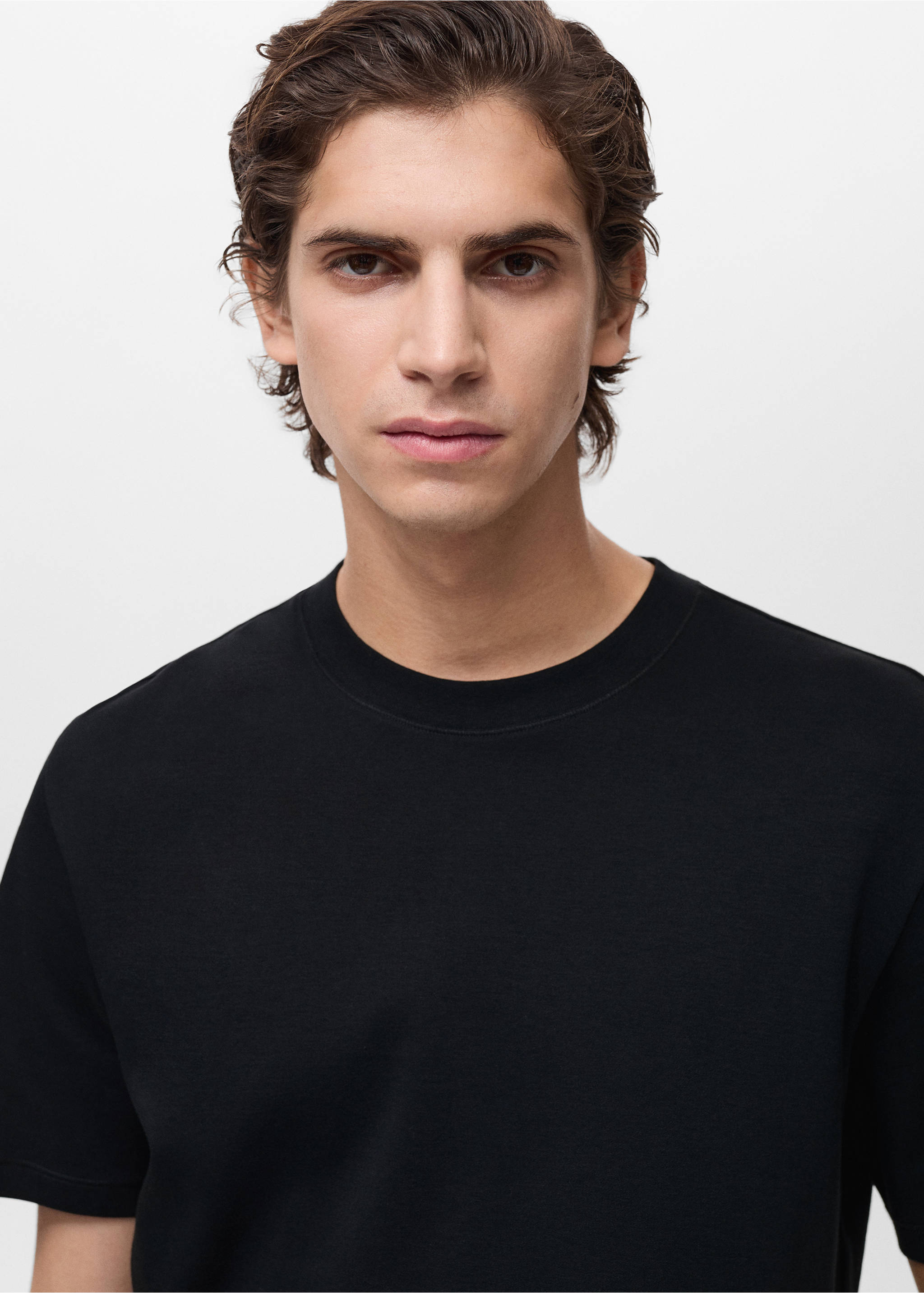Medium weight regular fit T-shirt - Details of the article 1, Black. Ref: 17061279-00.