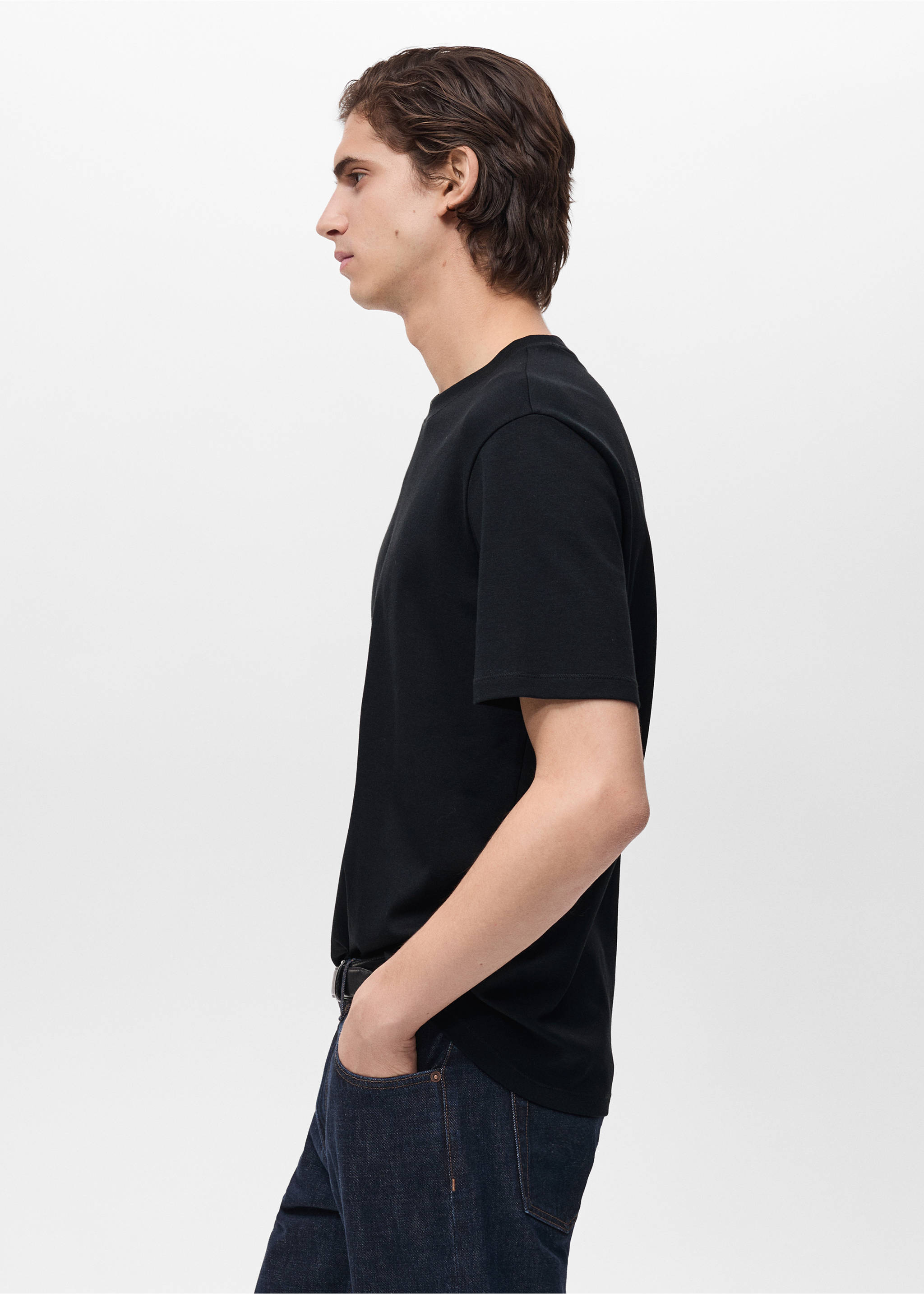 Medium weight regular fit T-shirt - Details of the article 2, Black. Ref: 17061279-00.