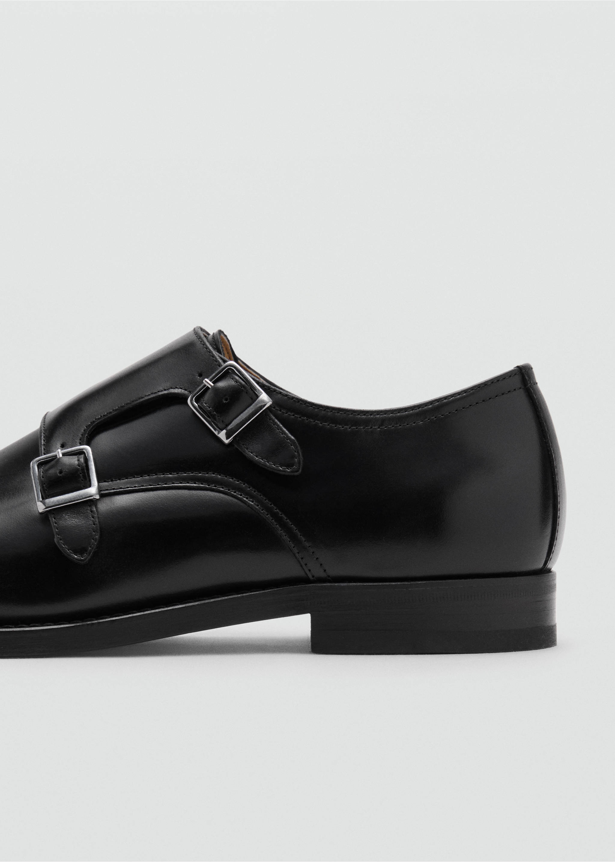 Double buckle leather shoe - Details of the article 1, Black. Ref: 17061281-00.