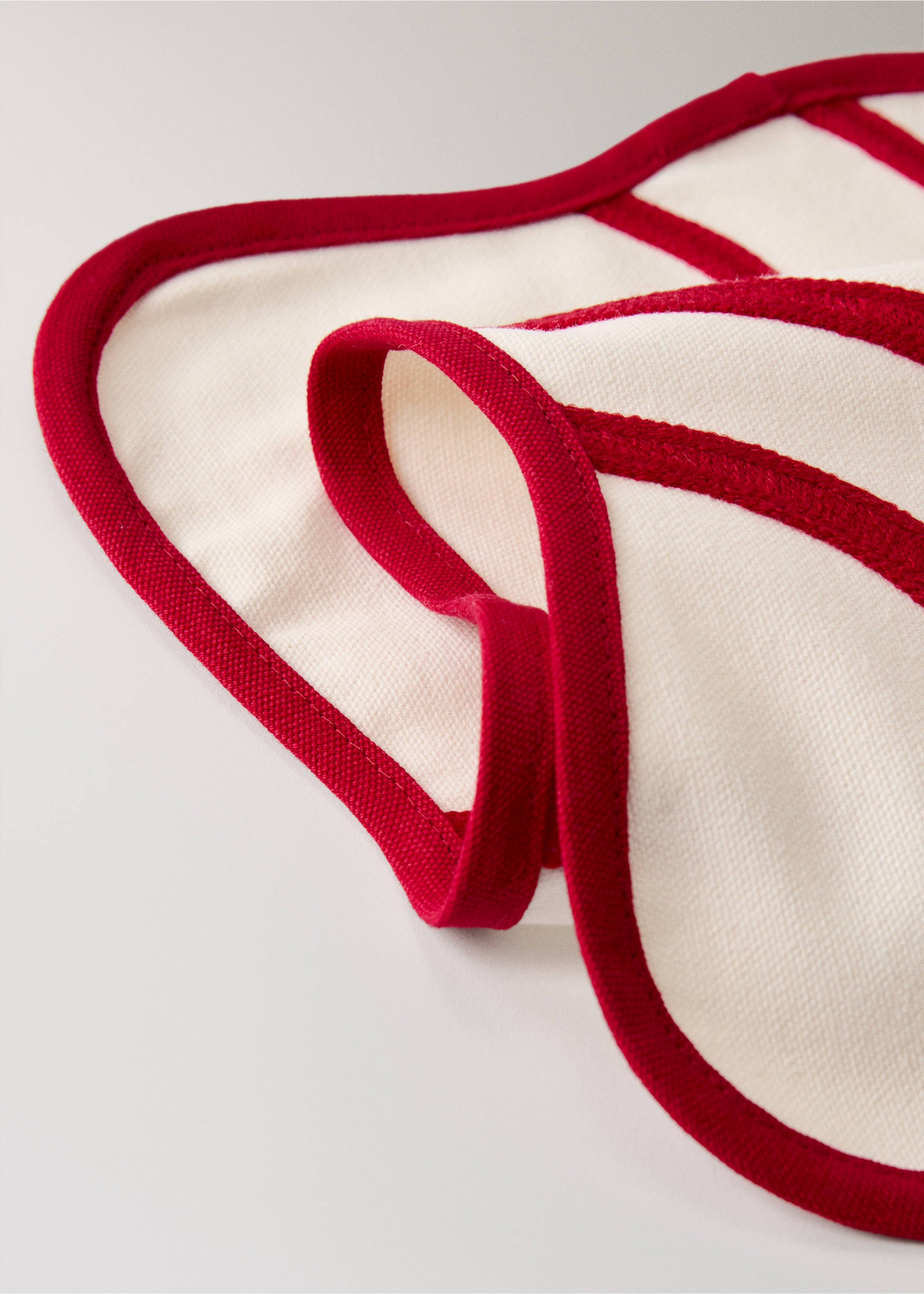 Set de table en coton brodé à ondulations - Détail de l'article 1, Rouge. Ref: 17061291-00.
