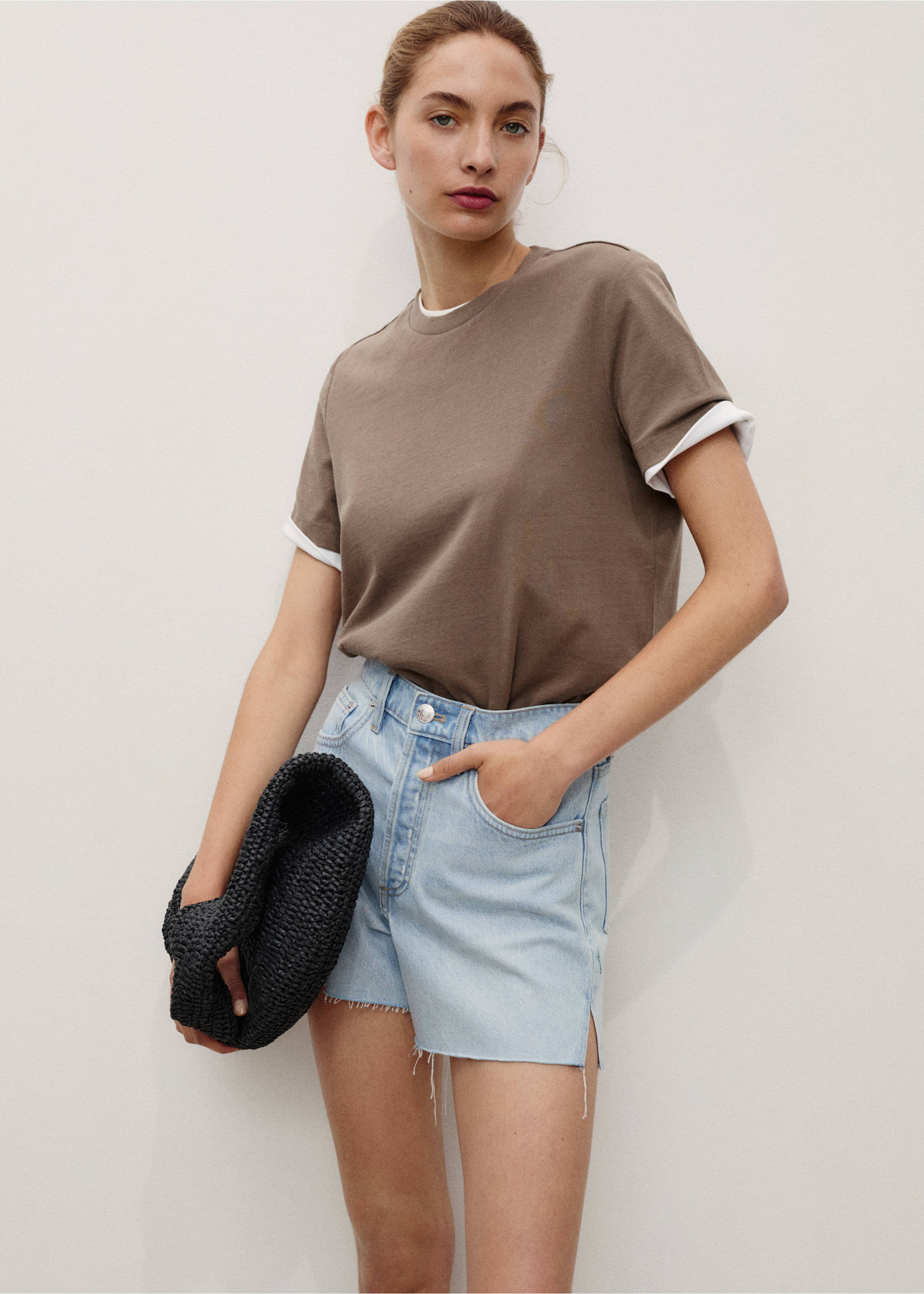 Jeansshorts mit ausgefranstem Saum - Detail des Artikels 1, Hellblau. Ref: 17061515-00.