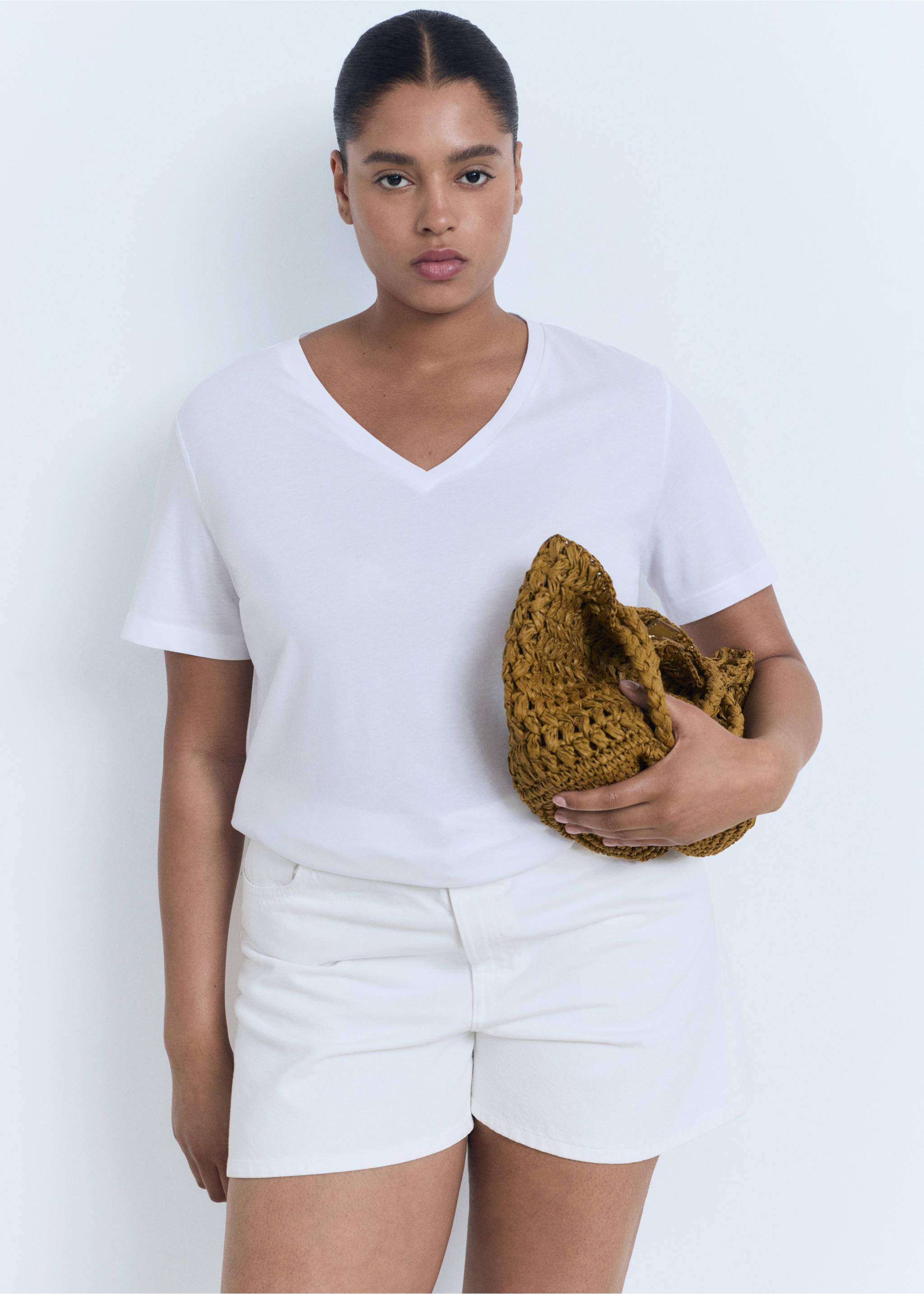V-neck cotton T-shirt - Details of the article 5, White. Ref: 17061516-00.