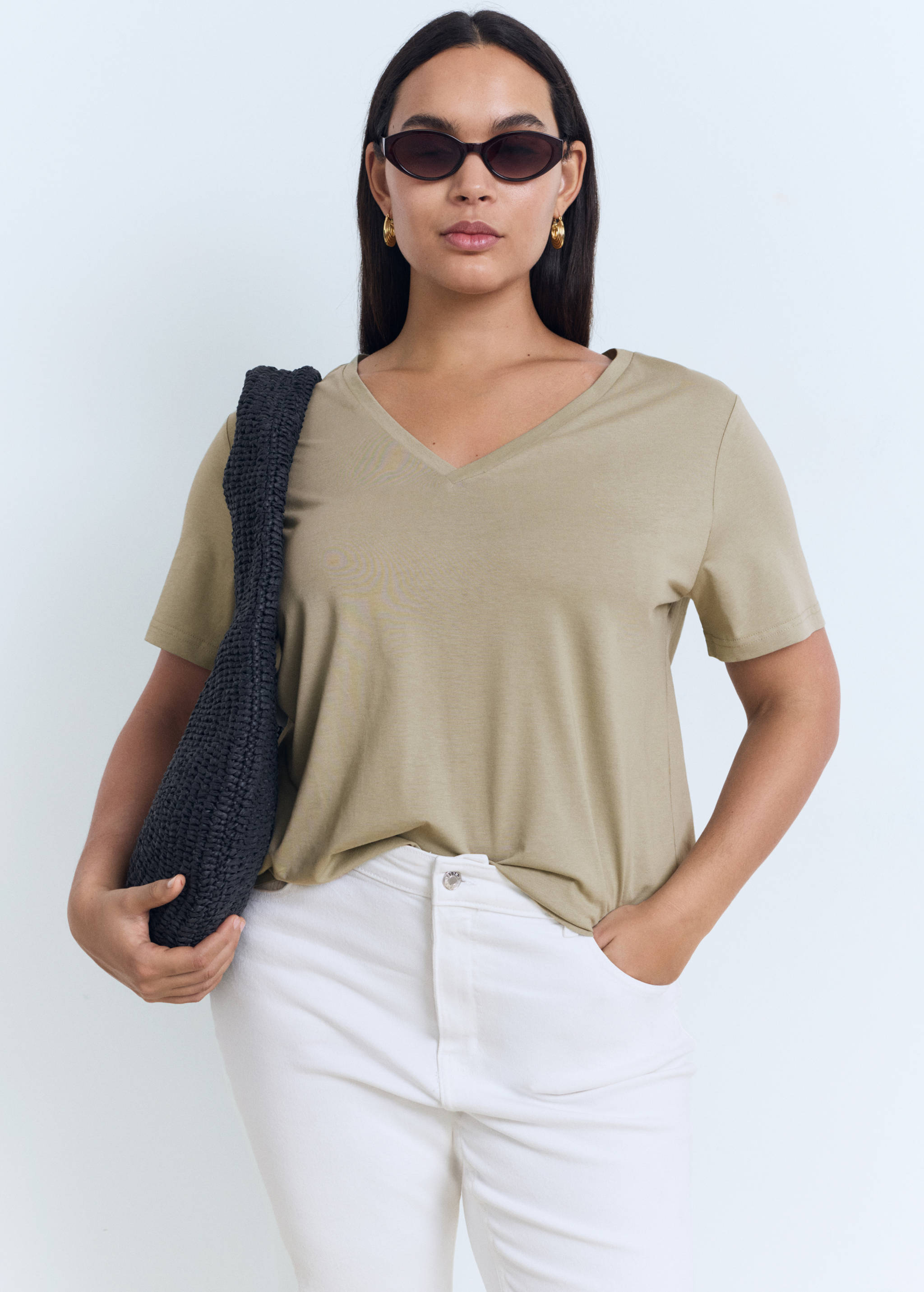 V-neck cotton T-shirt - Details of the article 5